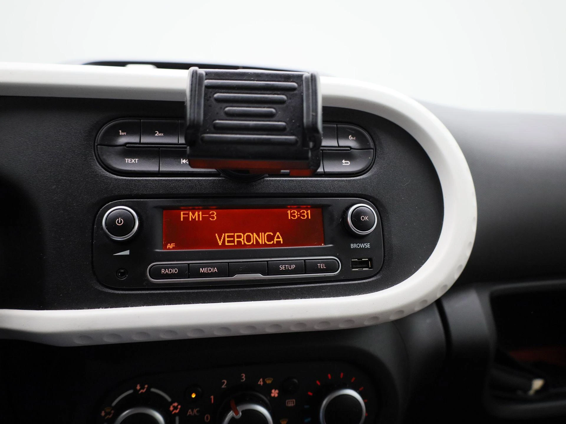 Renault-Twingo-image-13