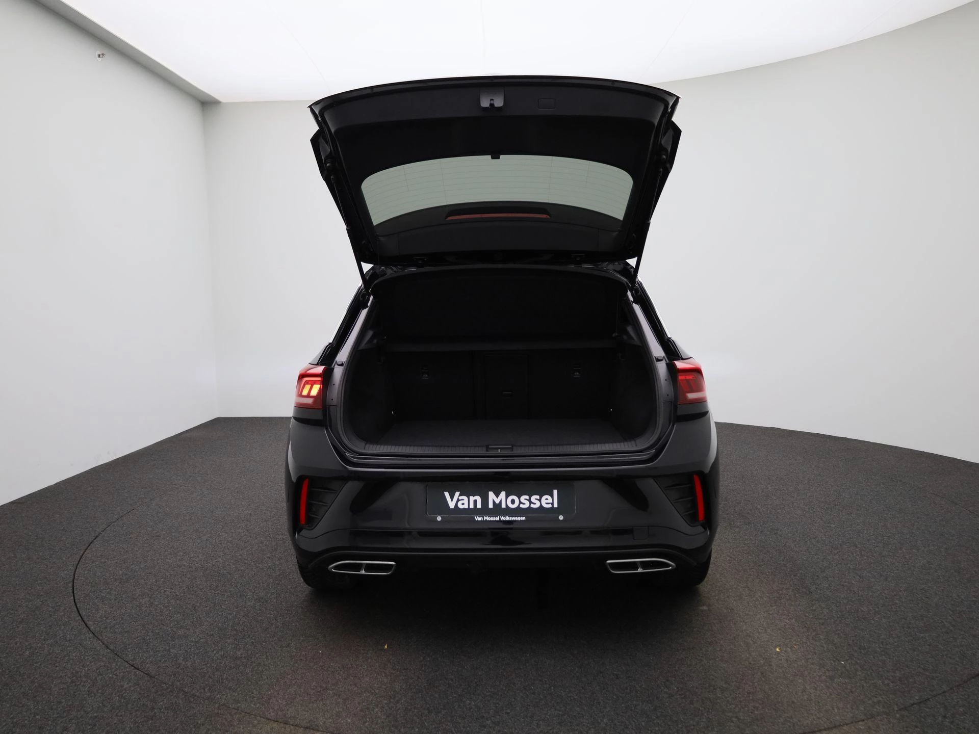 Volkswagen-T-Roc-image-10