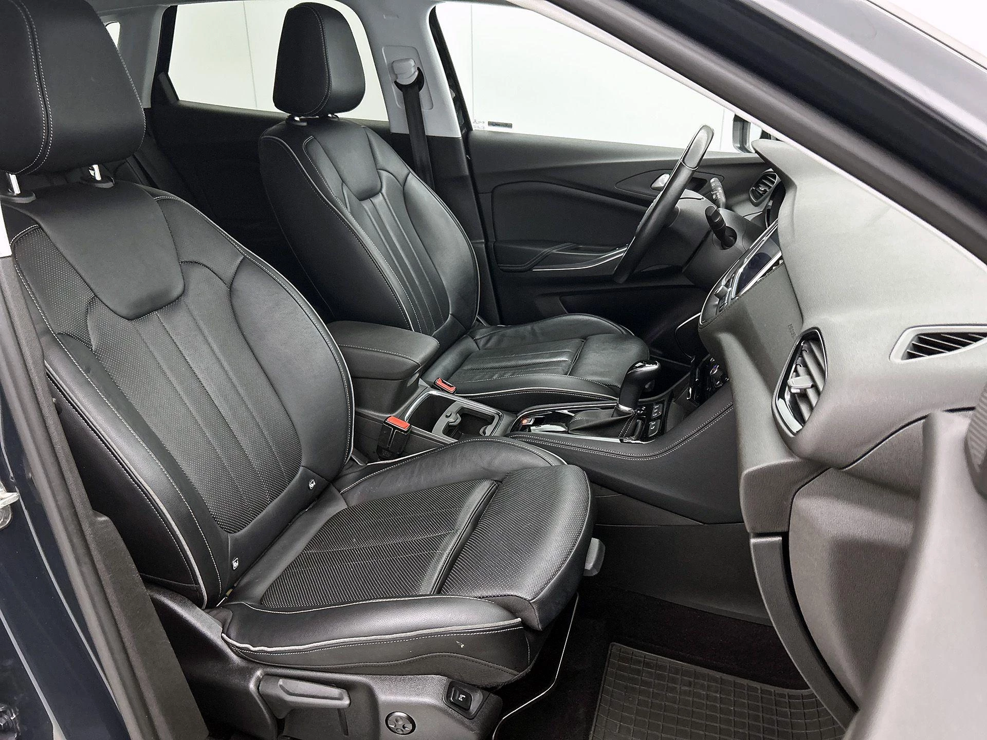 Opel-Grandland X-image-45