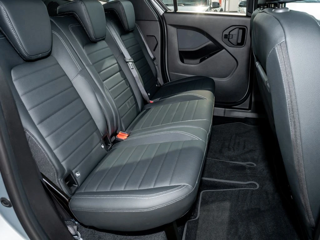 Mercedes-Benz-T-Klasse 180-image-12