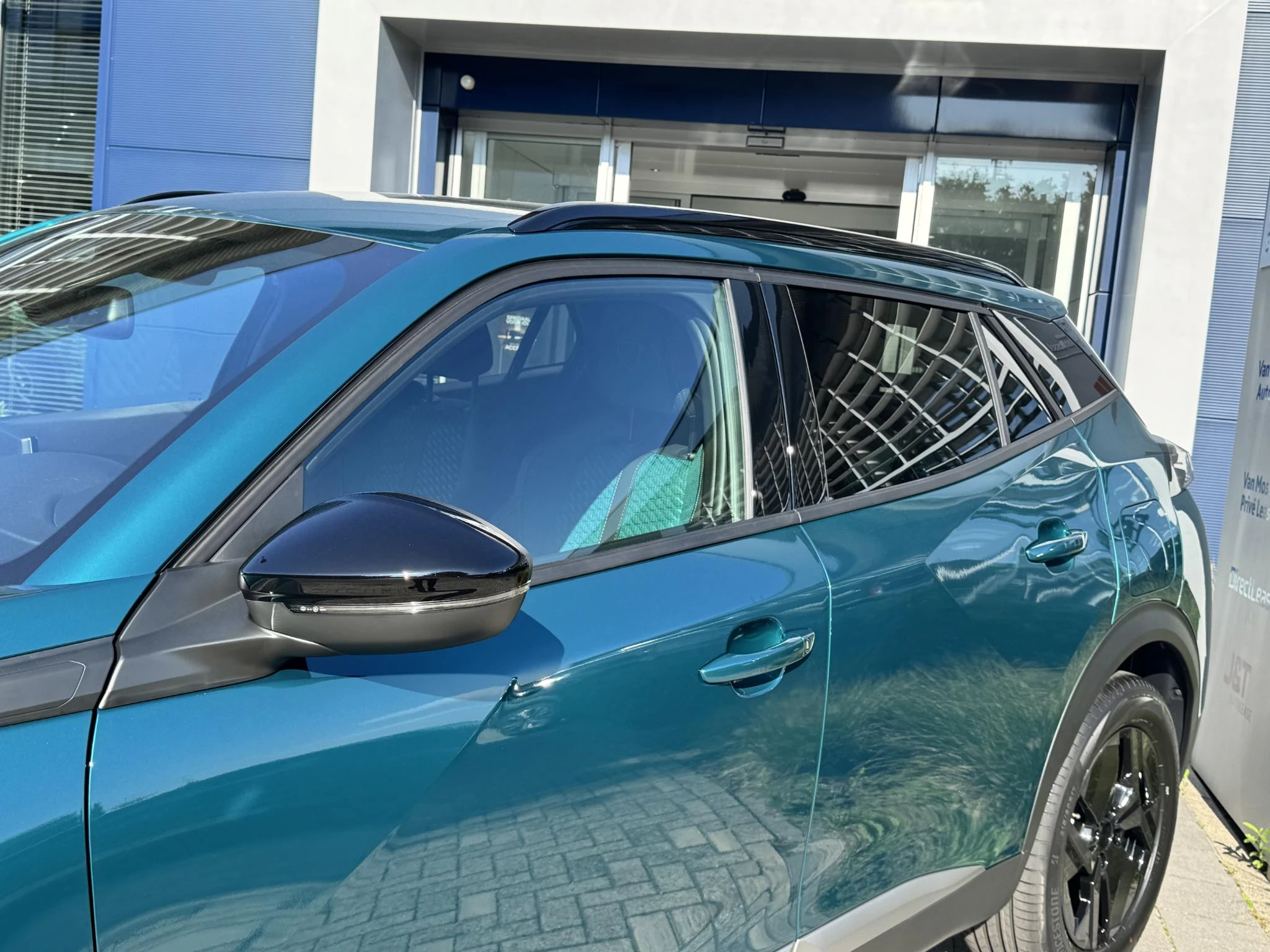 Peugeot-2008-image-7