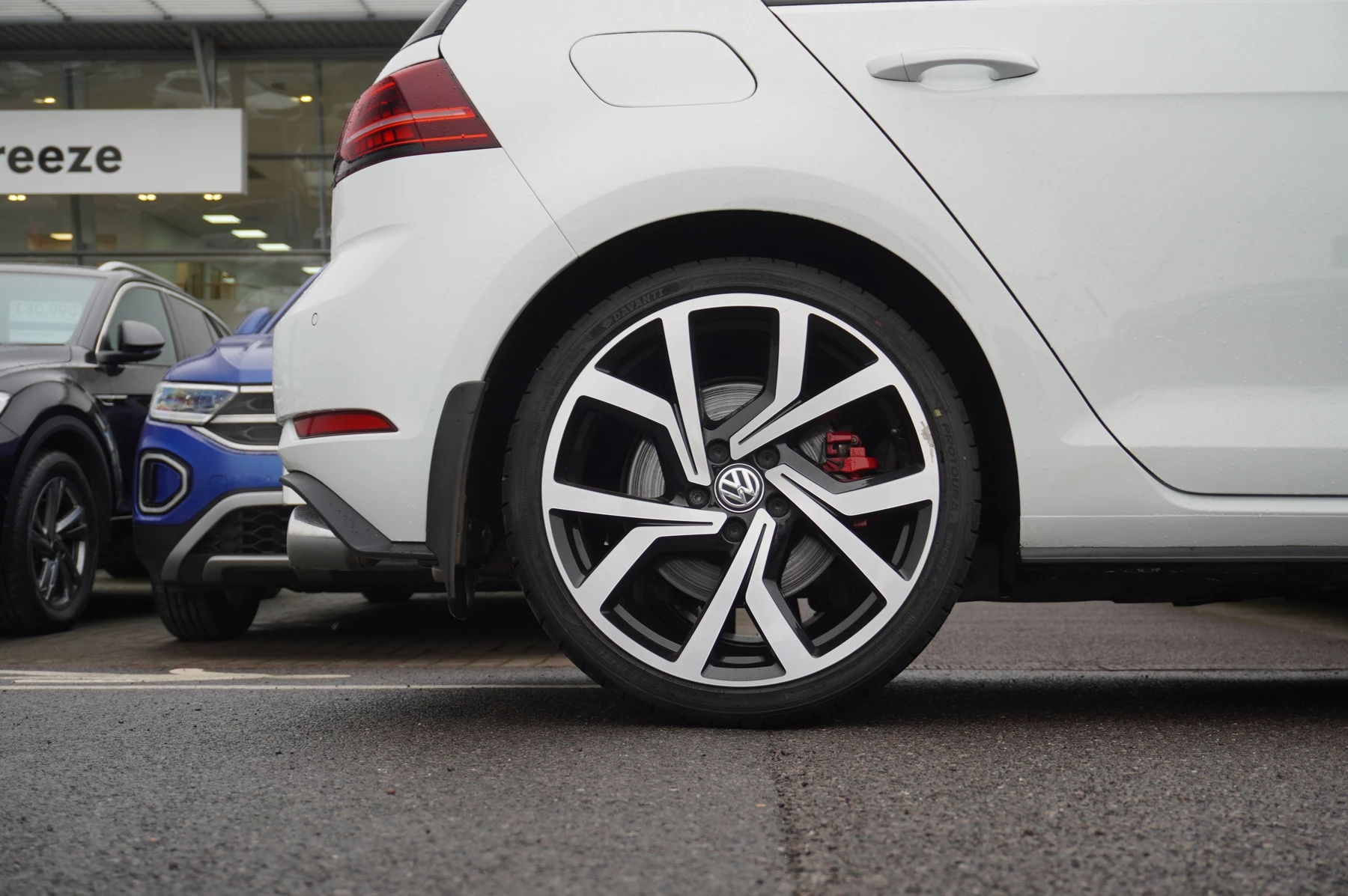Volkswagen-Golf-image-21