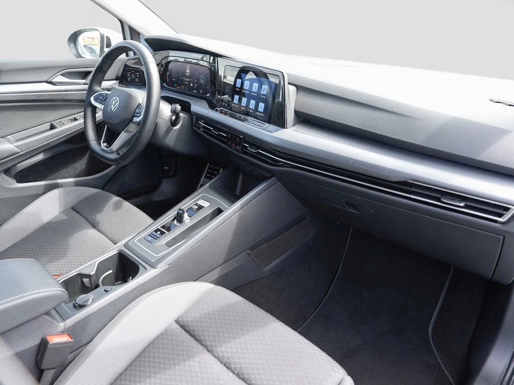 Volkswagen Golf VIII 2.0 TDI DSG ACTIVE /MatrixLED/Pano/ACC