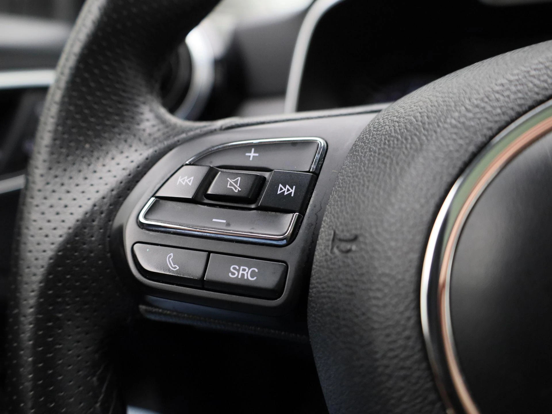 MG-ZS EV-image-18