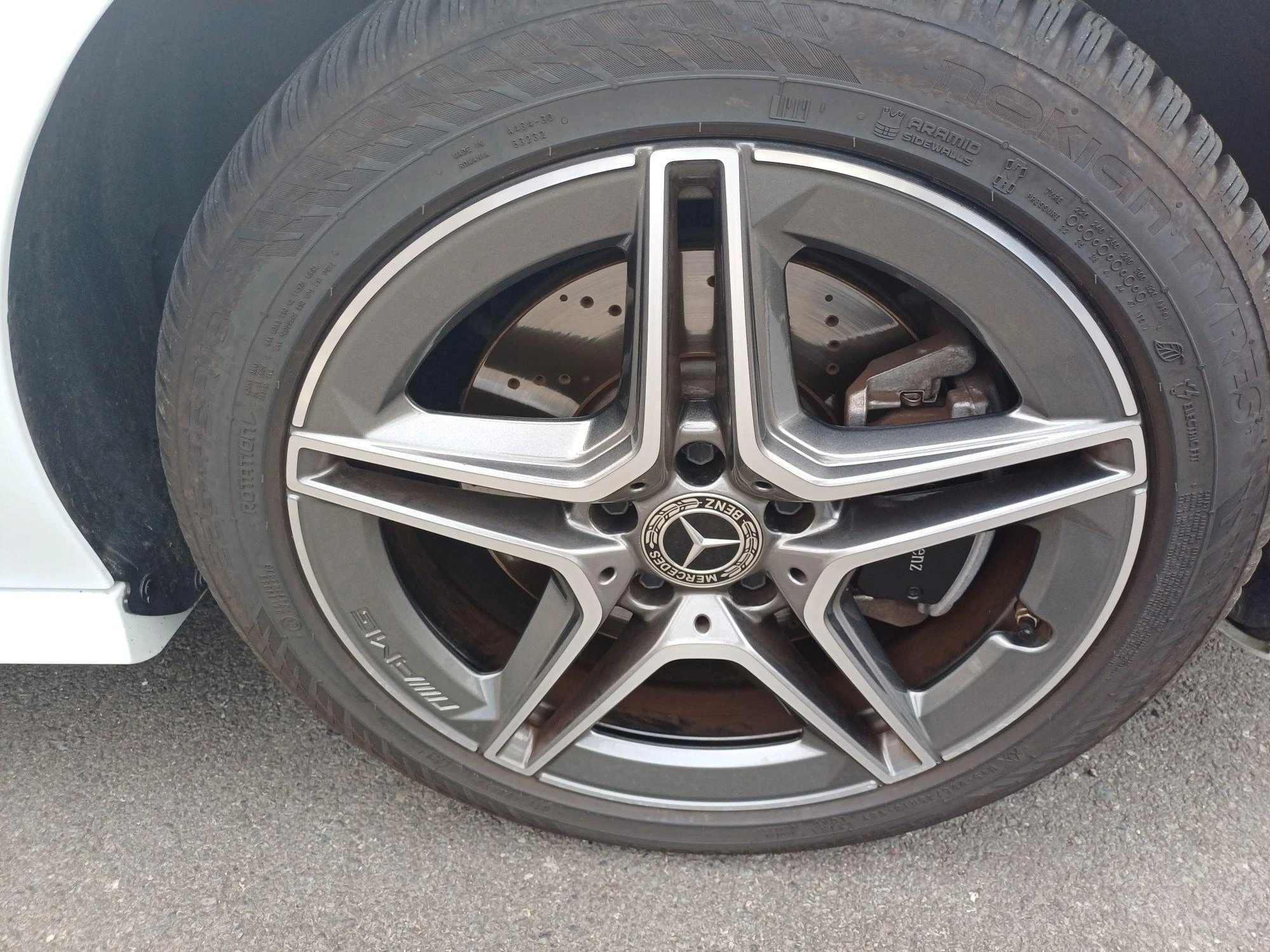 Mercedes-Benz-CLA-image-23