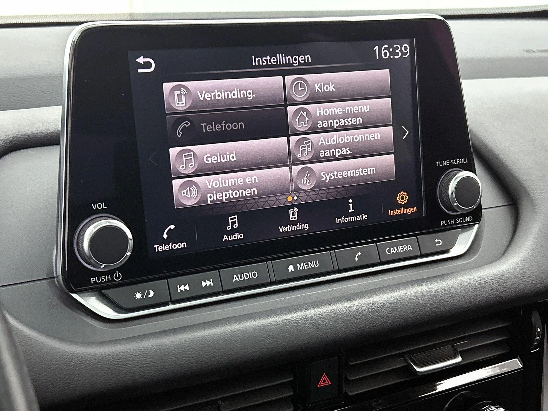 Nissan-QASHQAI-image-9