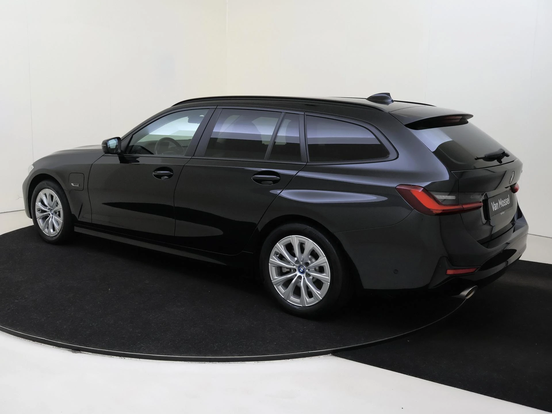BMW-3 Serie-image-2