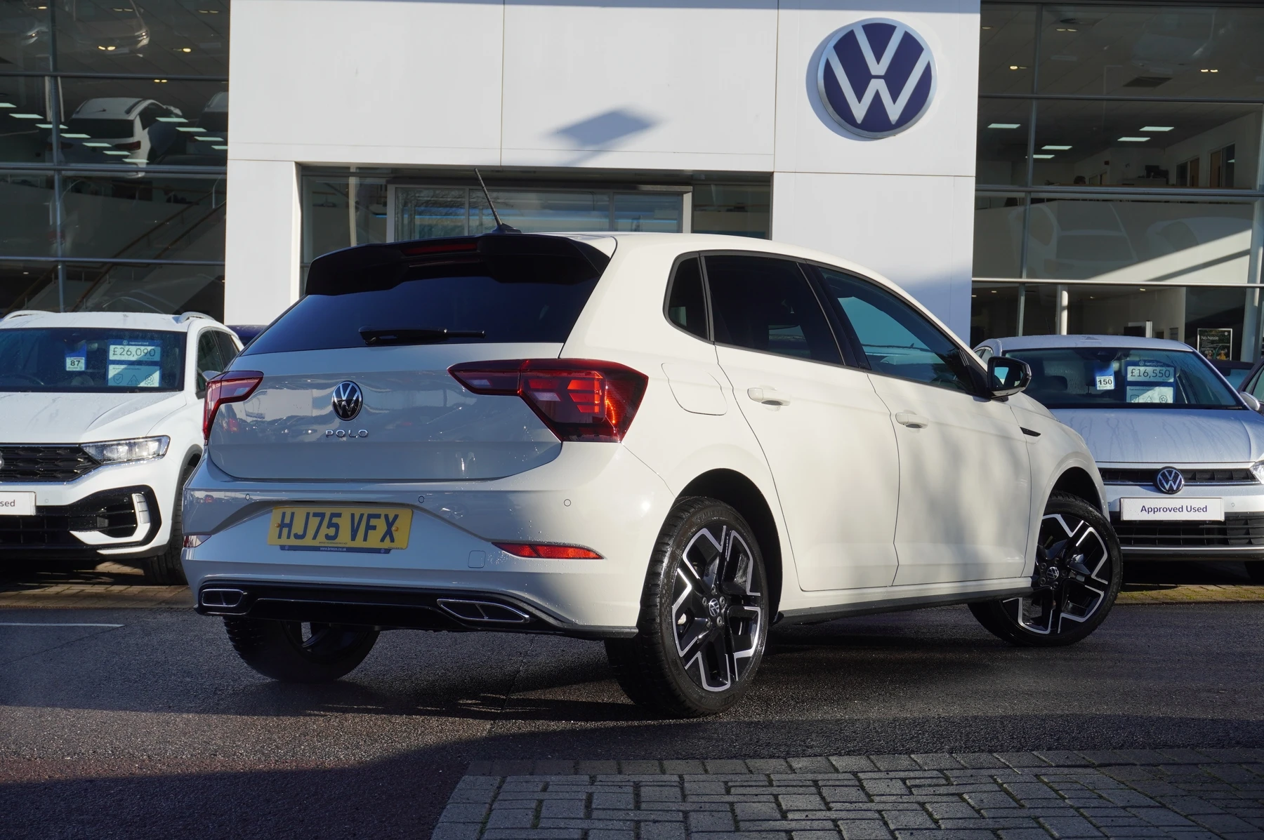 Volkswagen-Polo-image-13
