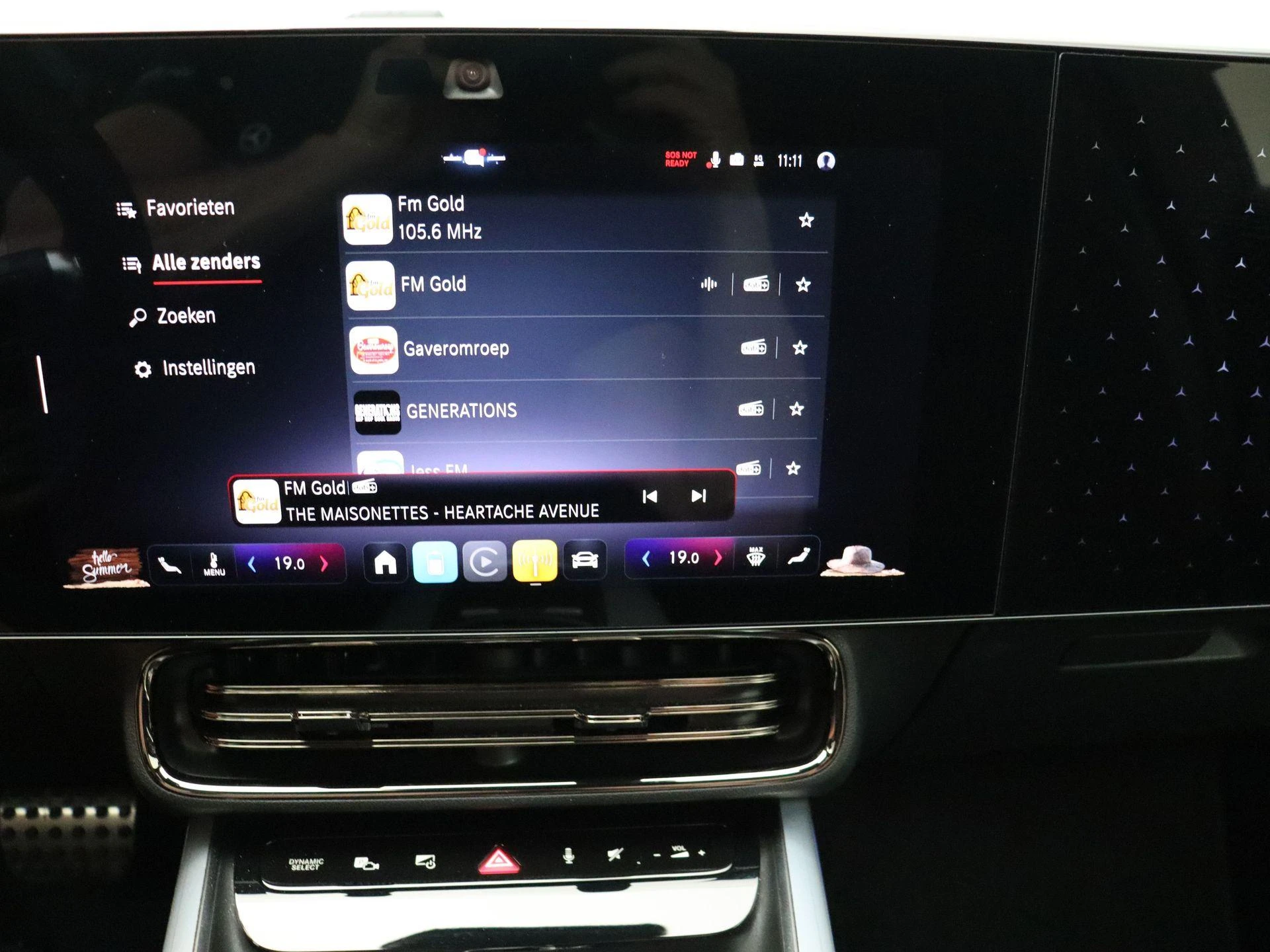 Mercedes-Benz-CLA-image-16
