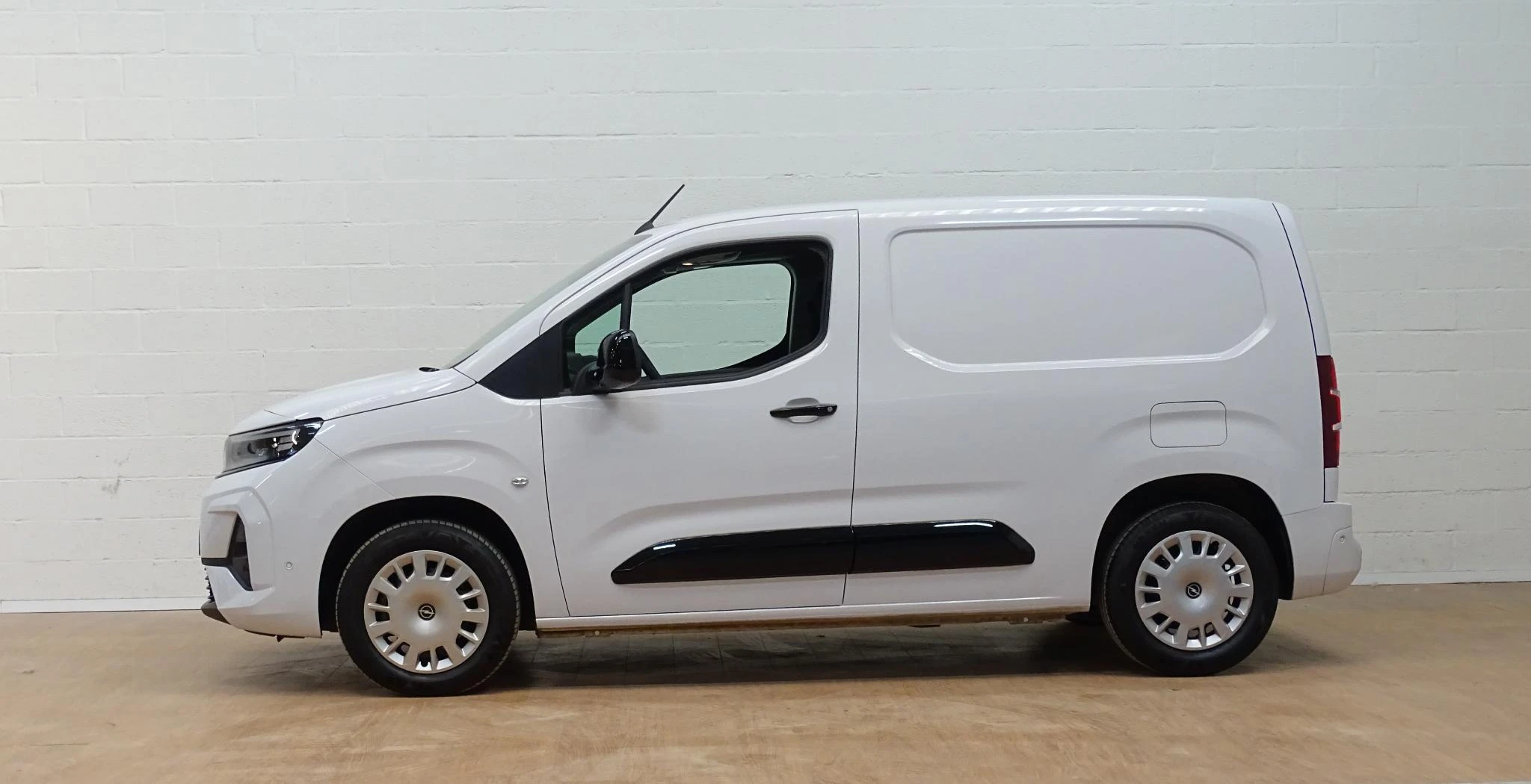 Opel Combo L1H1 Light 1.5 Turbo D 130 S/S MT6