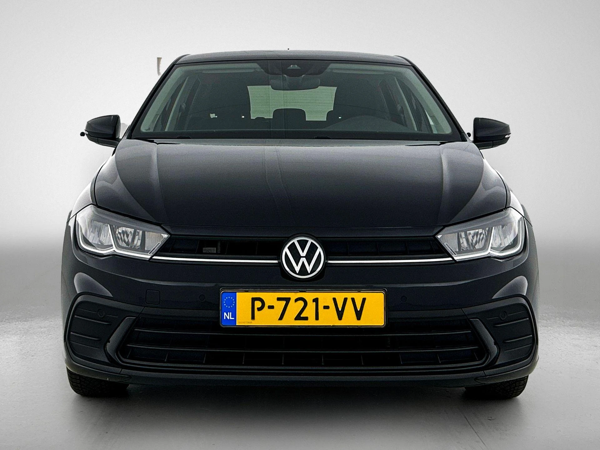 Volkswagen-Polo-image-4