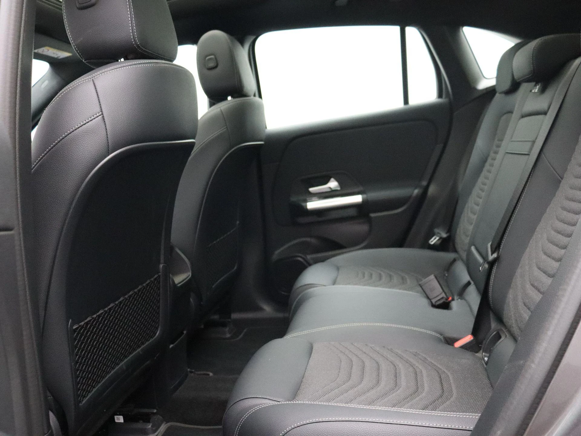 Mercedes-Benz-EQA-image-18