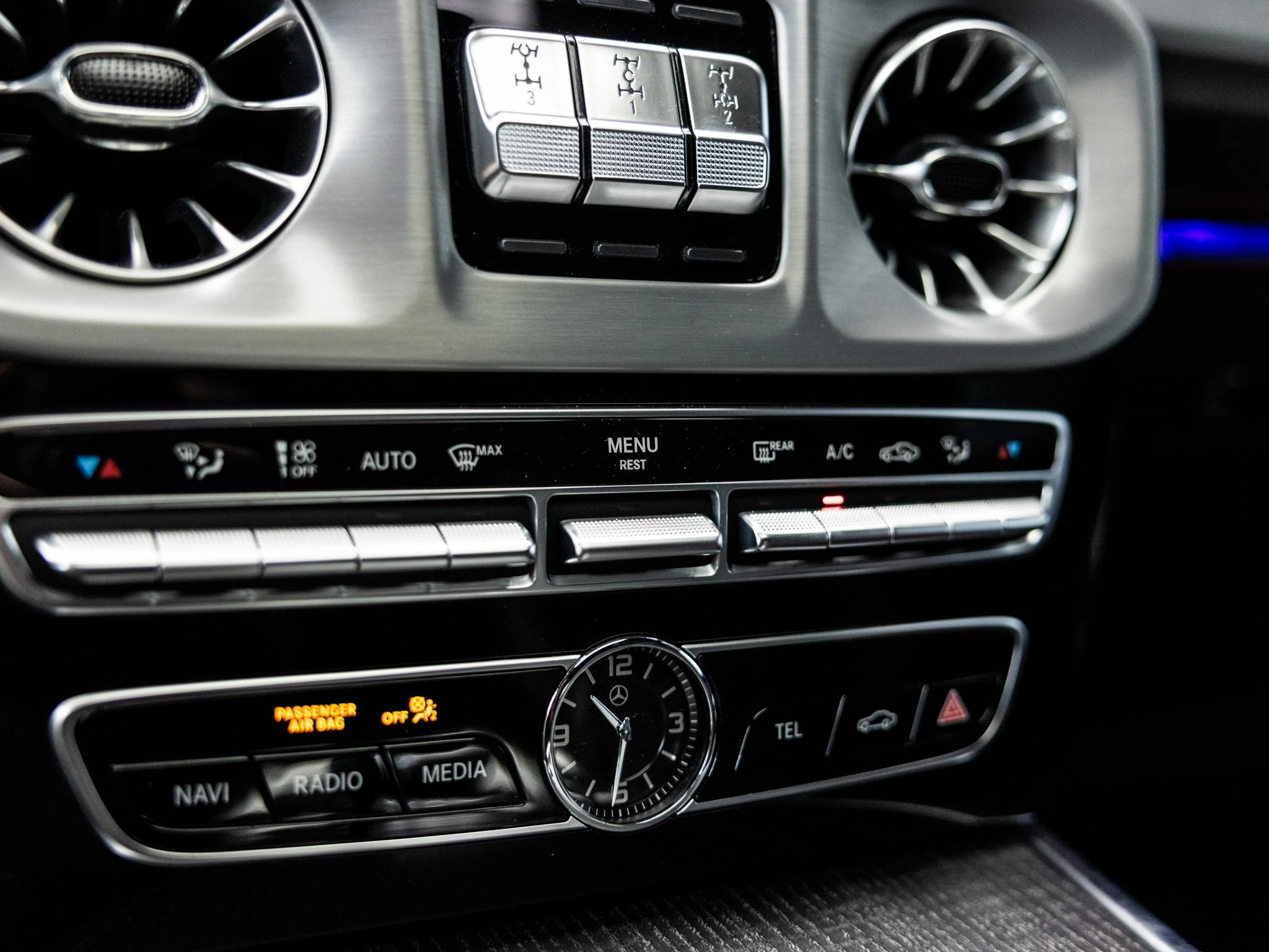 Mercedes-Benz-G-Klasse-image-33