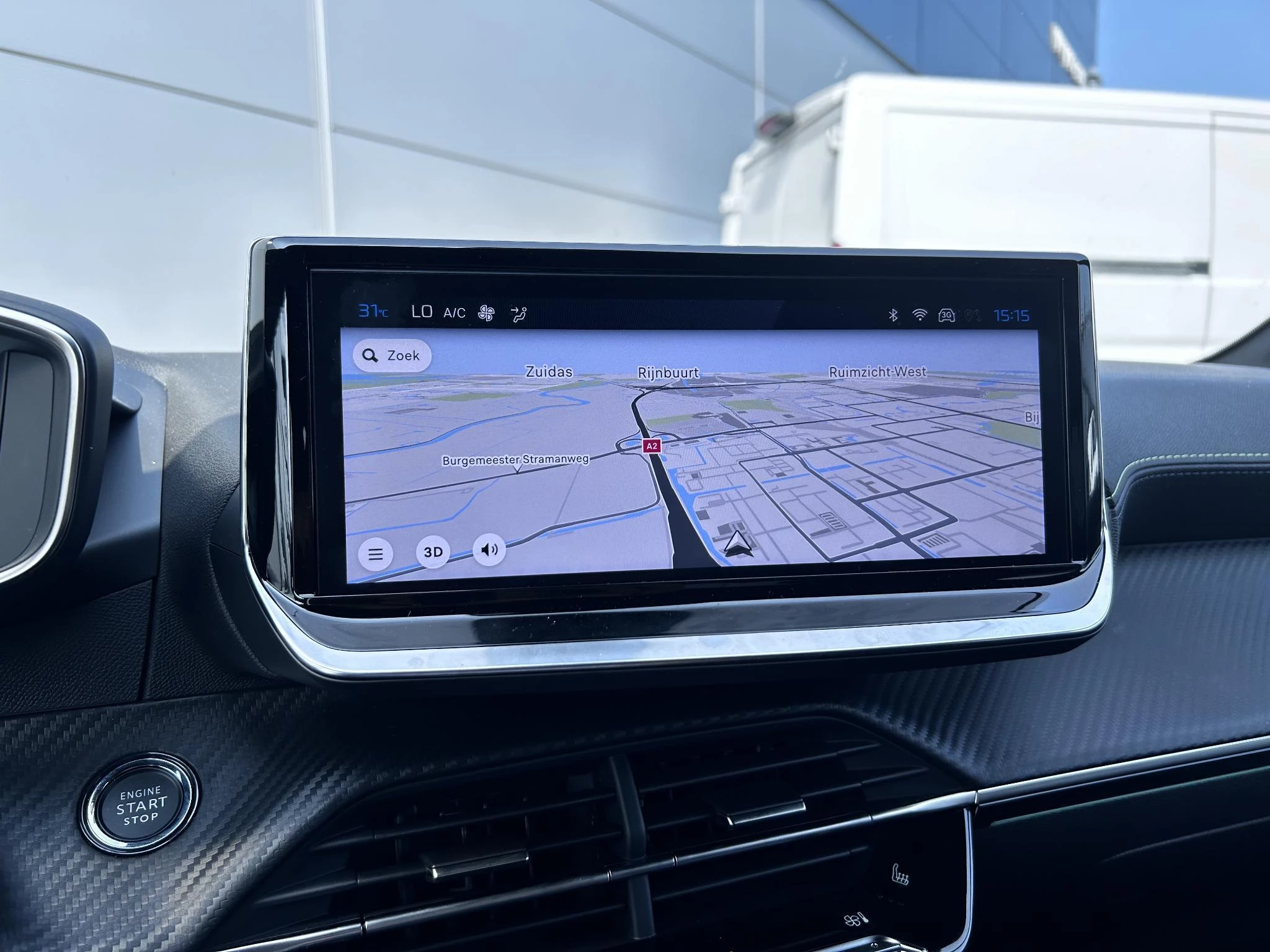 Peugeot-e-208-image-15