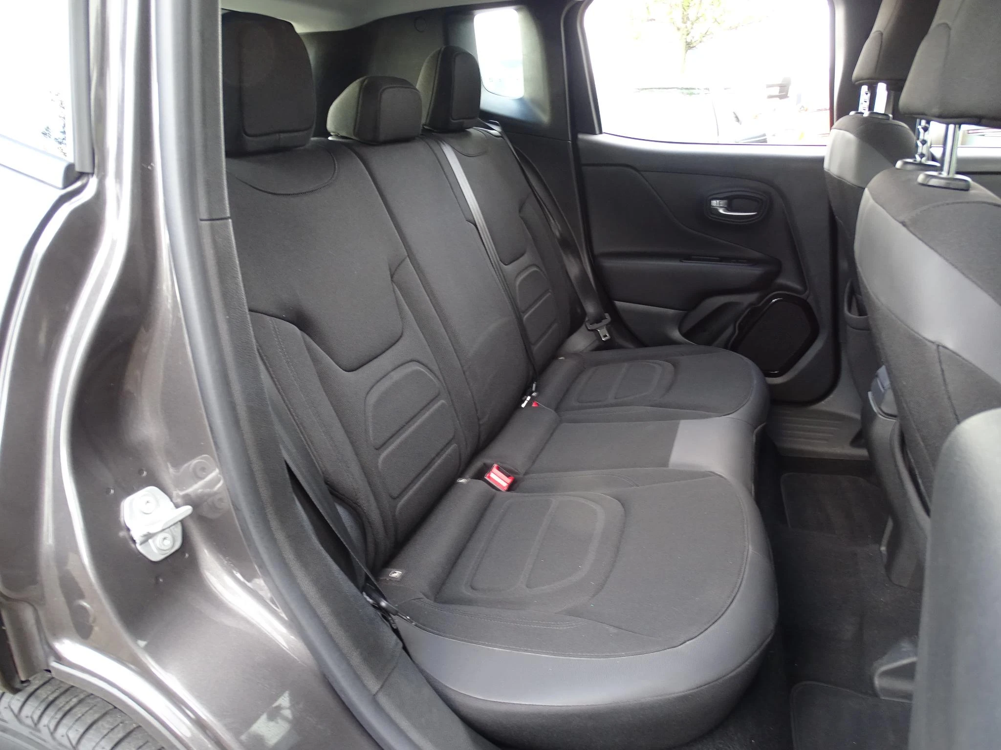 Jeep-Renegade-image-15