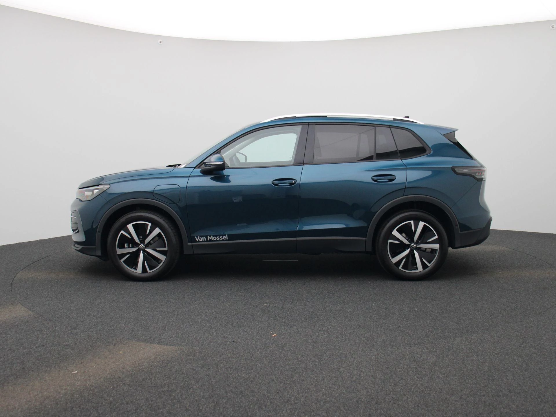 Volkswagen-Tiguan-image-3