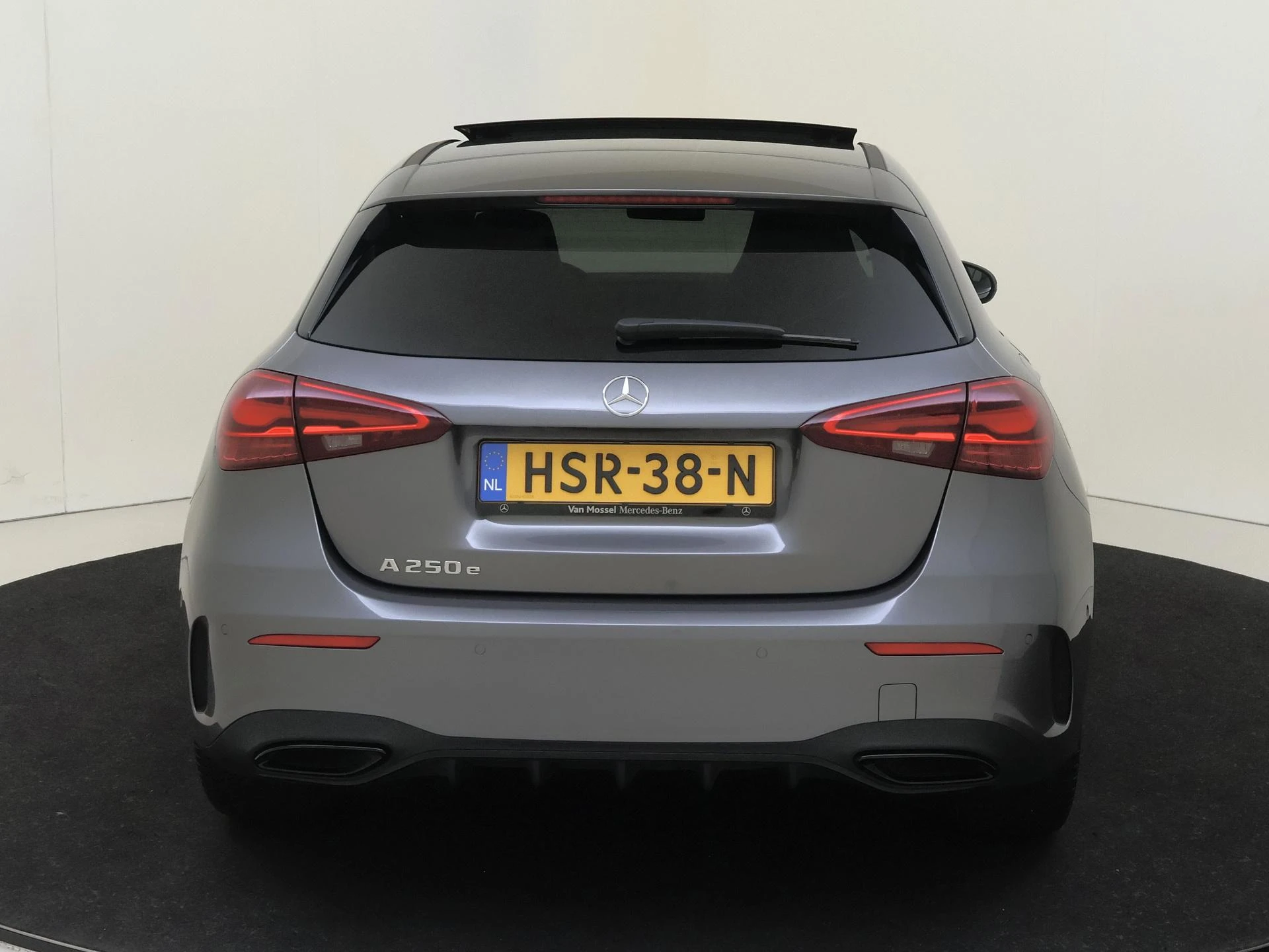 Mercedes-Benz-A-Klasse-image-6