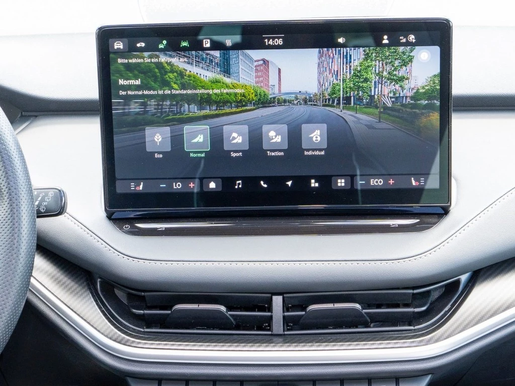 Ĺ koda Enyaq iV 85x Sportline AHK, Navi
