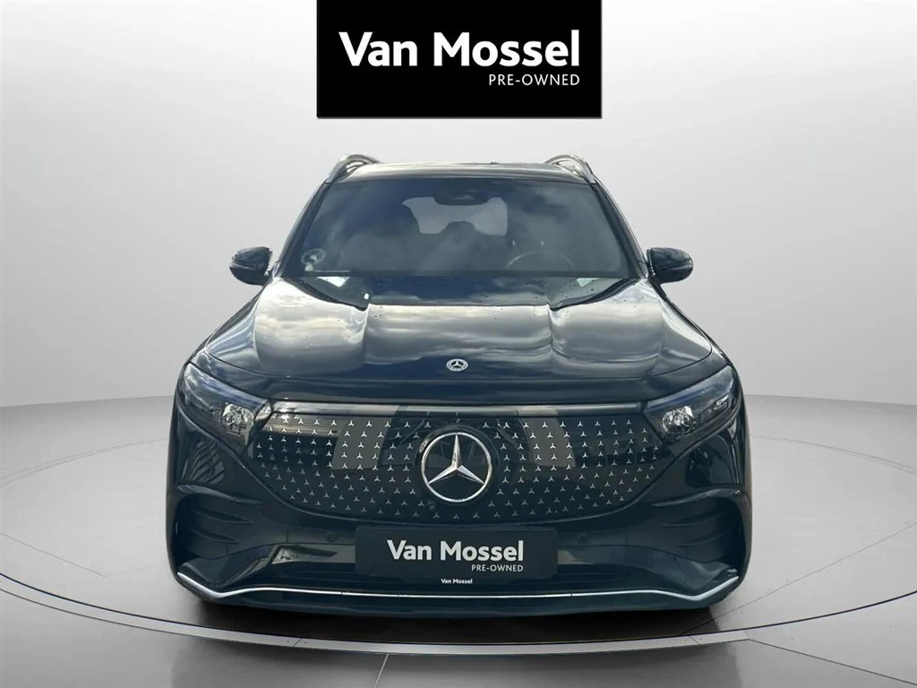 Mercedes-Benz-EQB-image-1