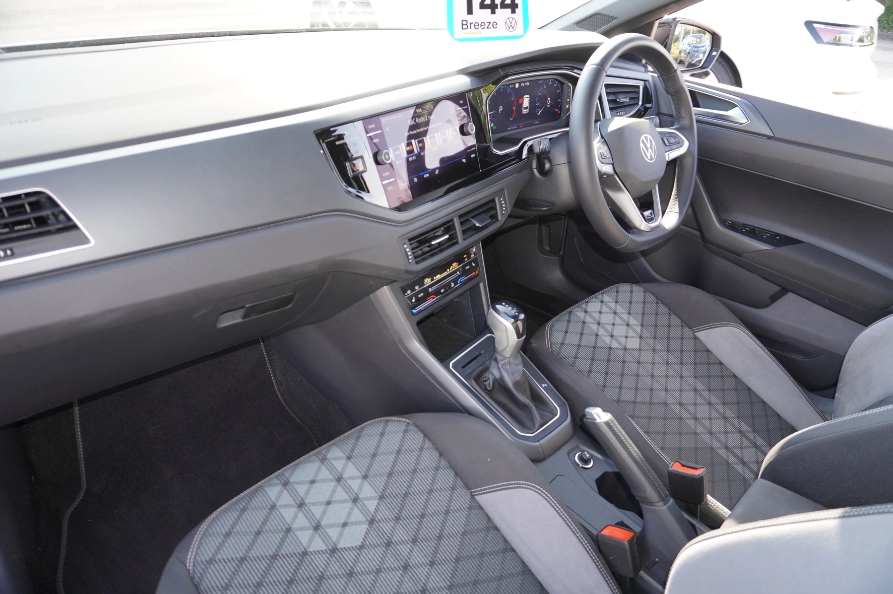 Volkswagen-Polo-image-1