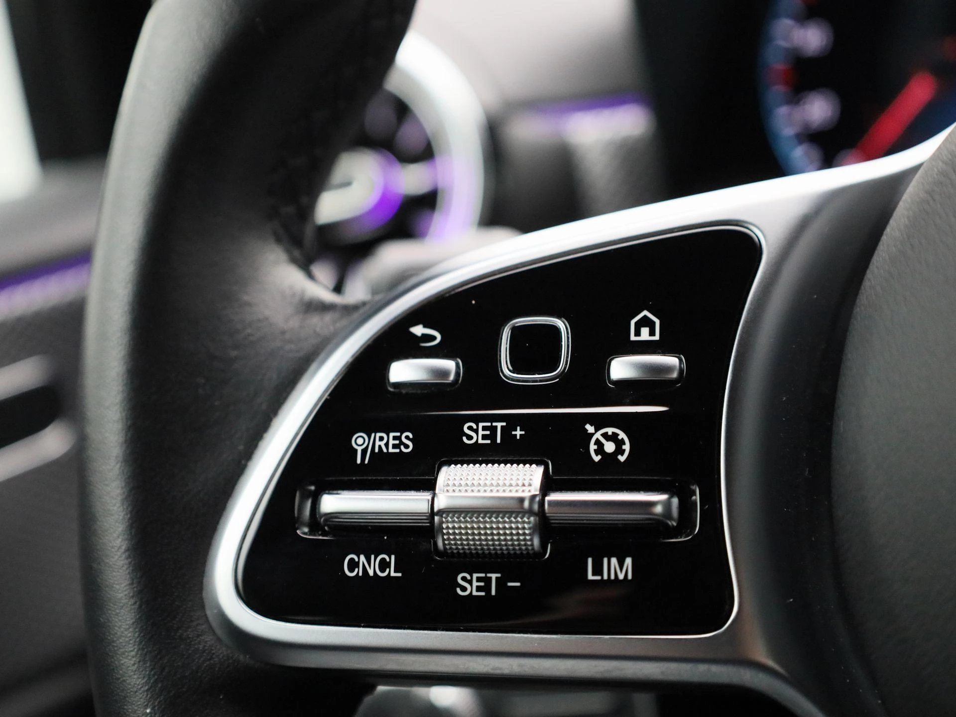 Mercedes-Benz-A-Klasse-image-17