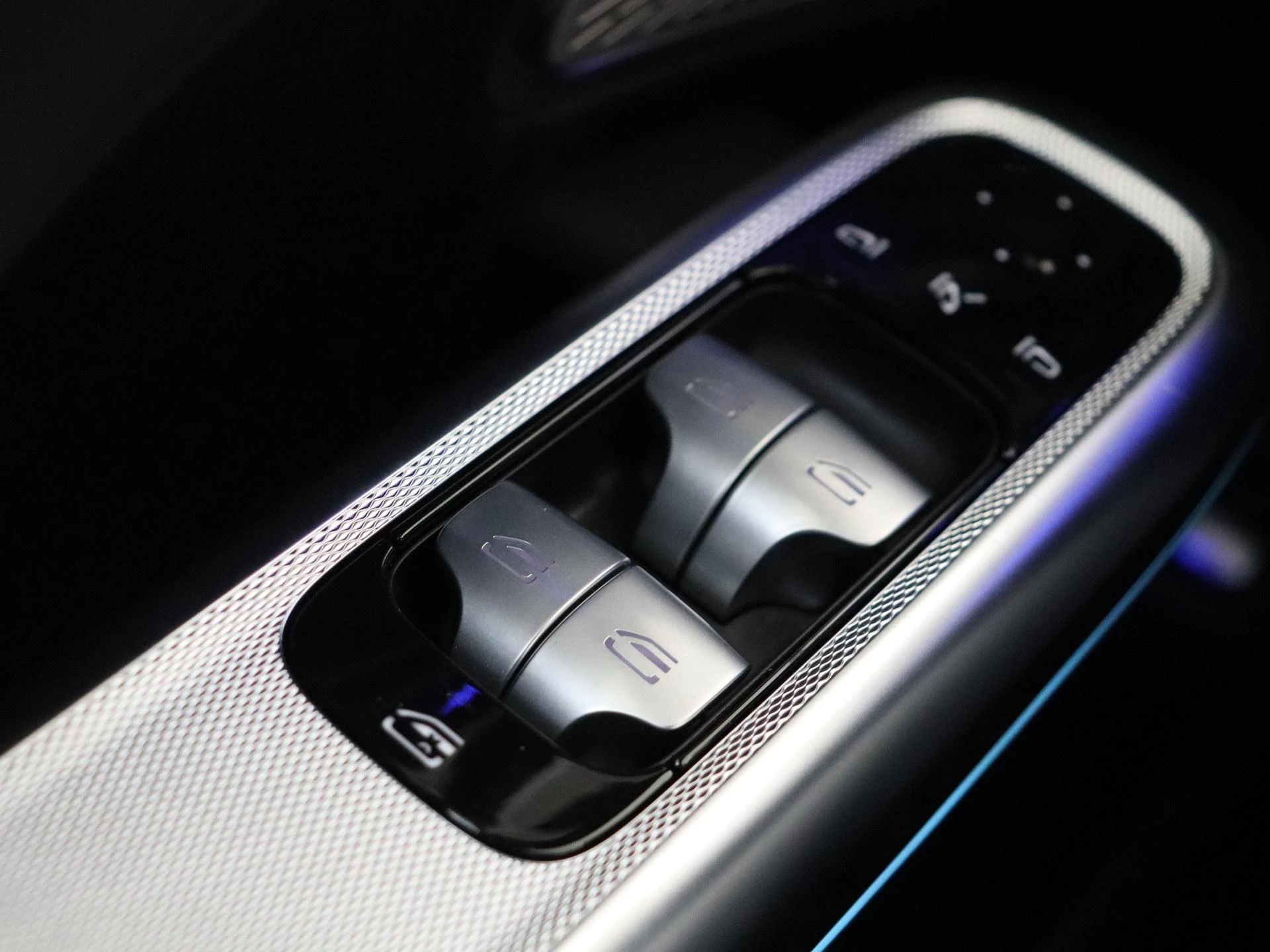 Mercedes-Benz-E-Klasse-image-28