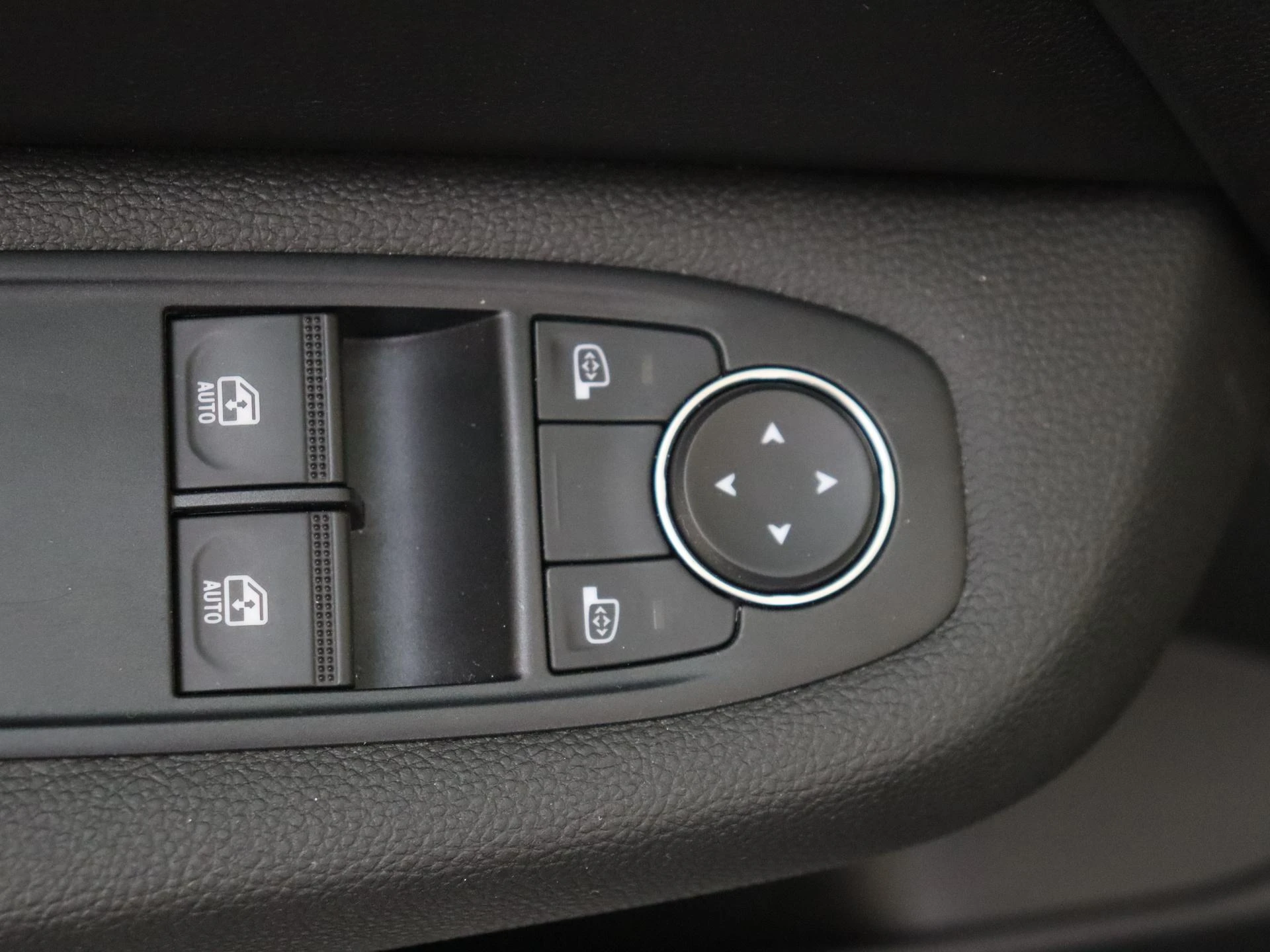 Renault-Clio-image-22
