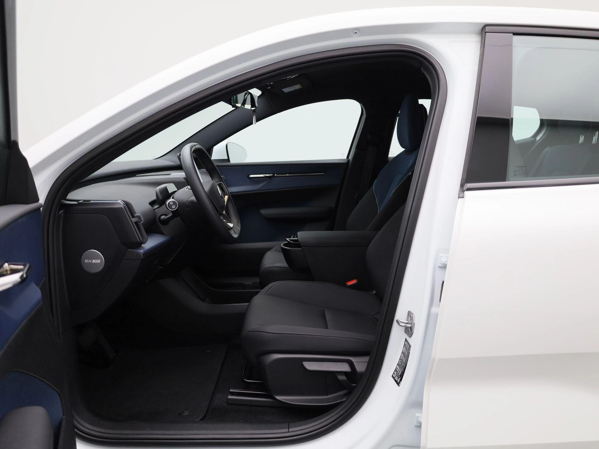 Volvo-EX30-image-10