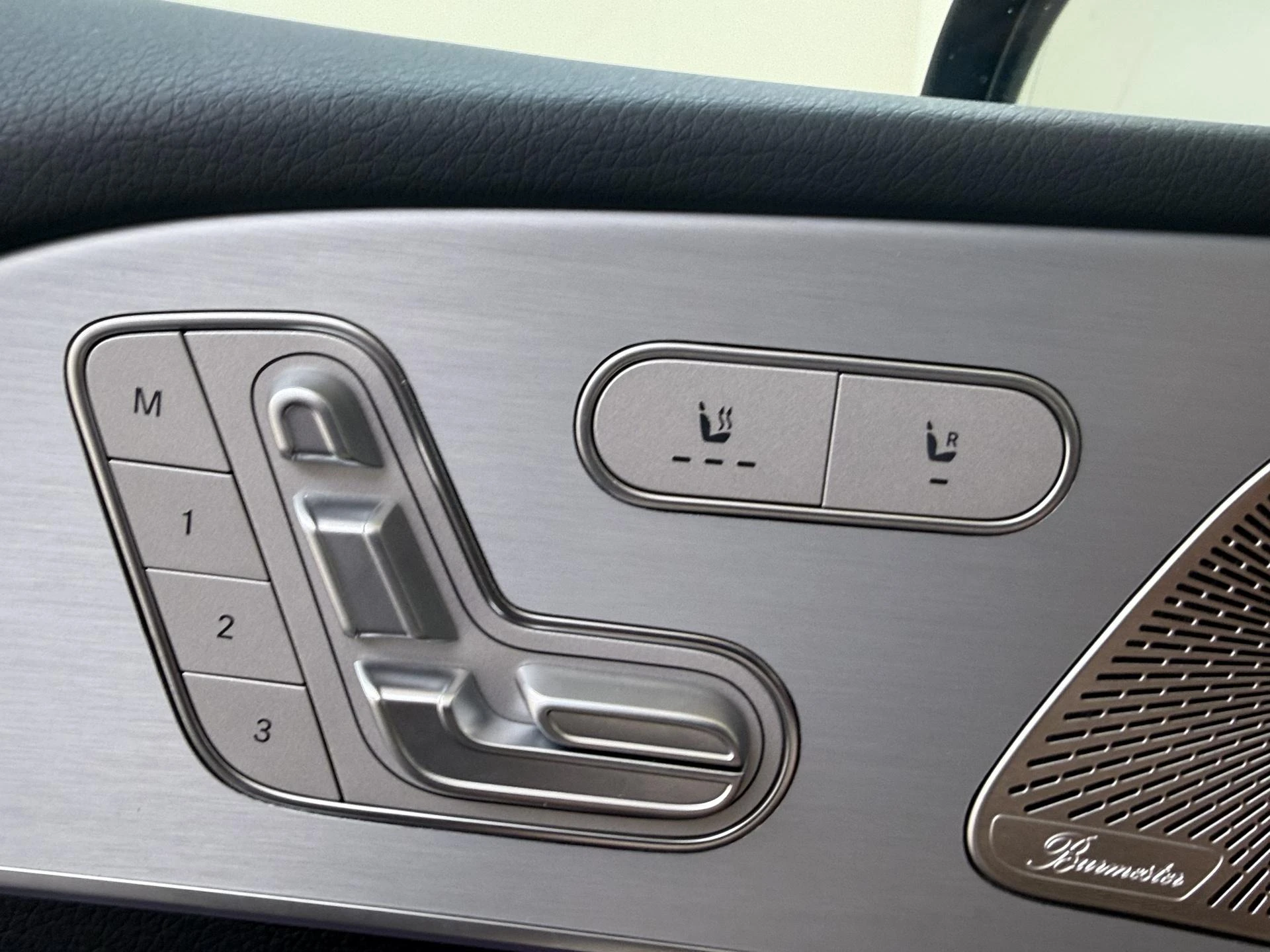 Mercedes-Benz-GLE-image-26