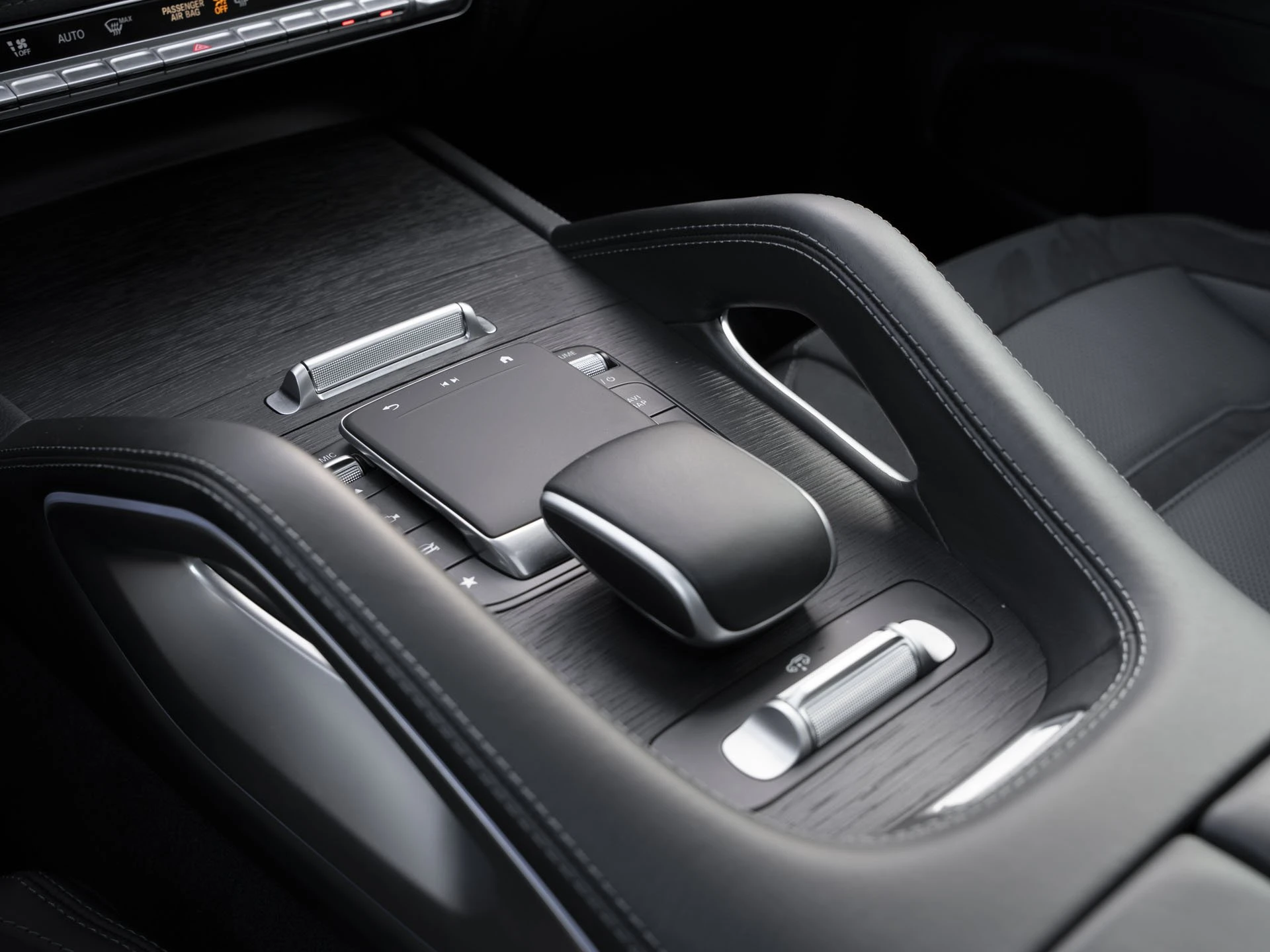 Mercedes-Benz-GLE-image-11