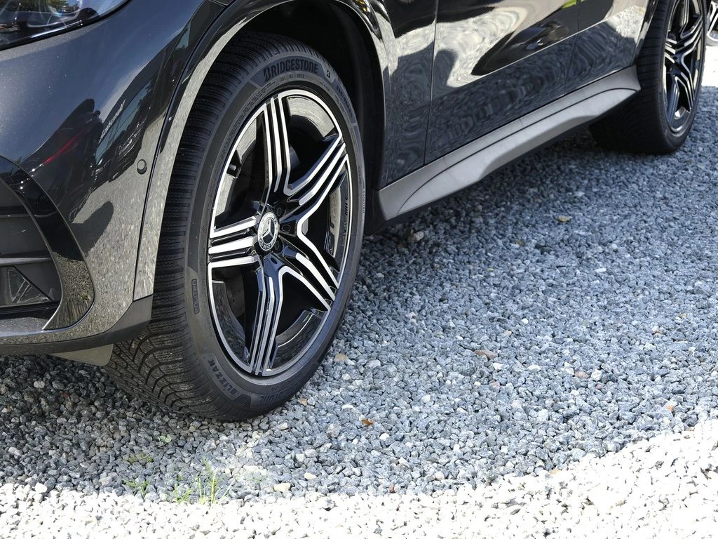 Mercedes-Benz-GLC 220 d-image-6