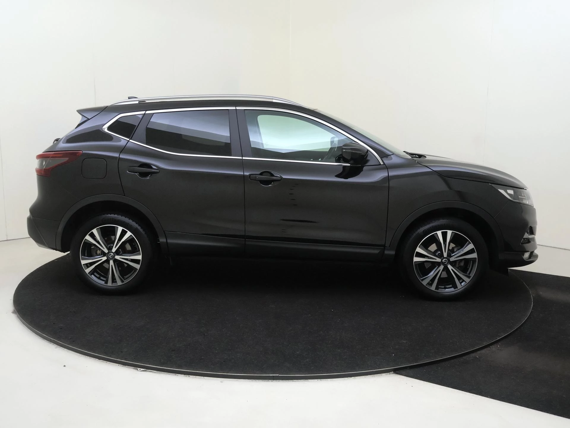 Nissan-QASHQAI-image-8