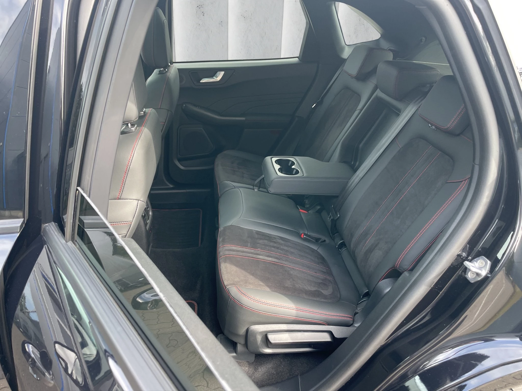 Ford Kuga ST-Line X*PANO*AHK*LED-MATRIX*360GRAD*ACC*NAVI*SOUND-SYS.