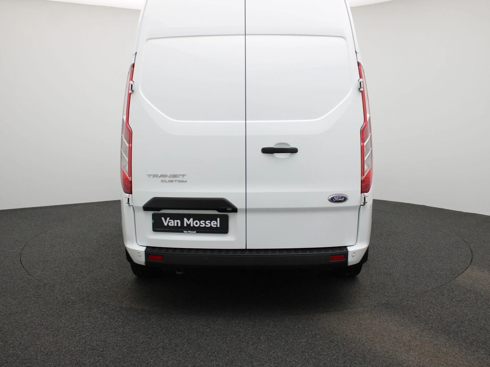 Ford-Transit Custom-image-4
