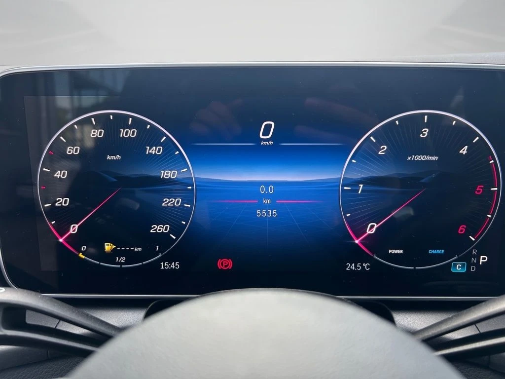 Mercedes-Benz-GLC 220 d-image-6