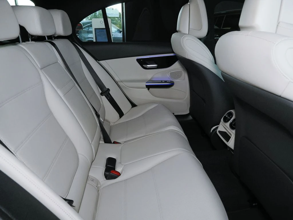 Mercedes-Benz-C-Klasse 200 d-image-11