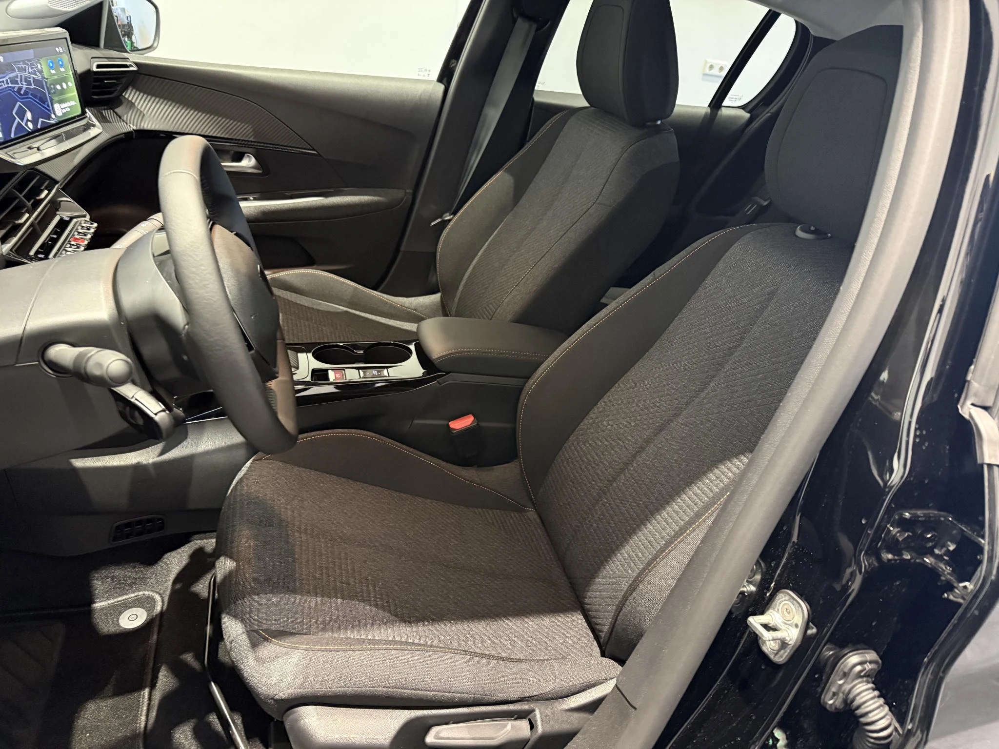 Peugeot 208 1.2 Hybrid 110 e-DCS6 Business