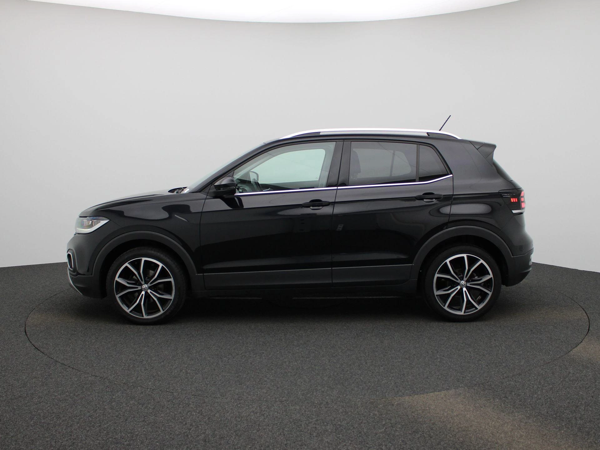 Volkswagen-T-Cross-image-3