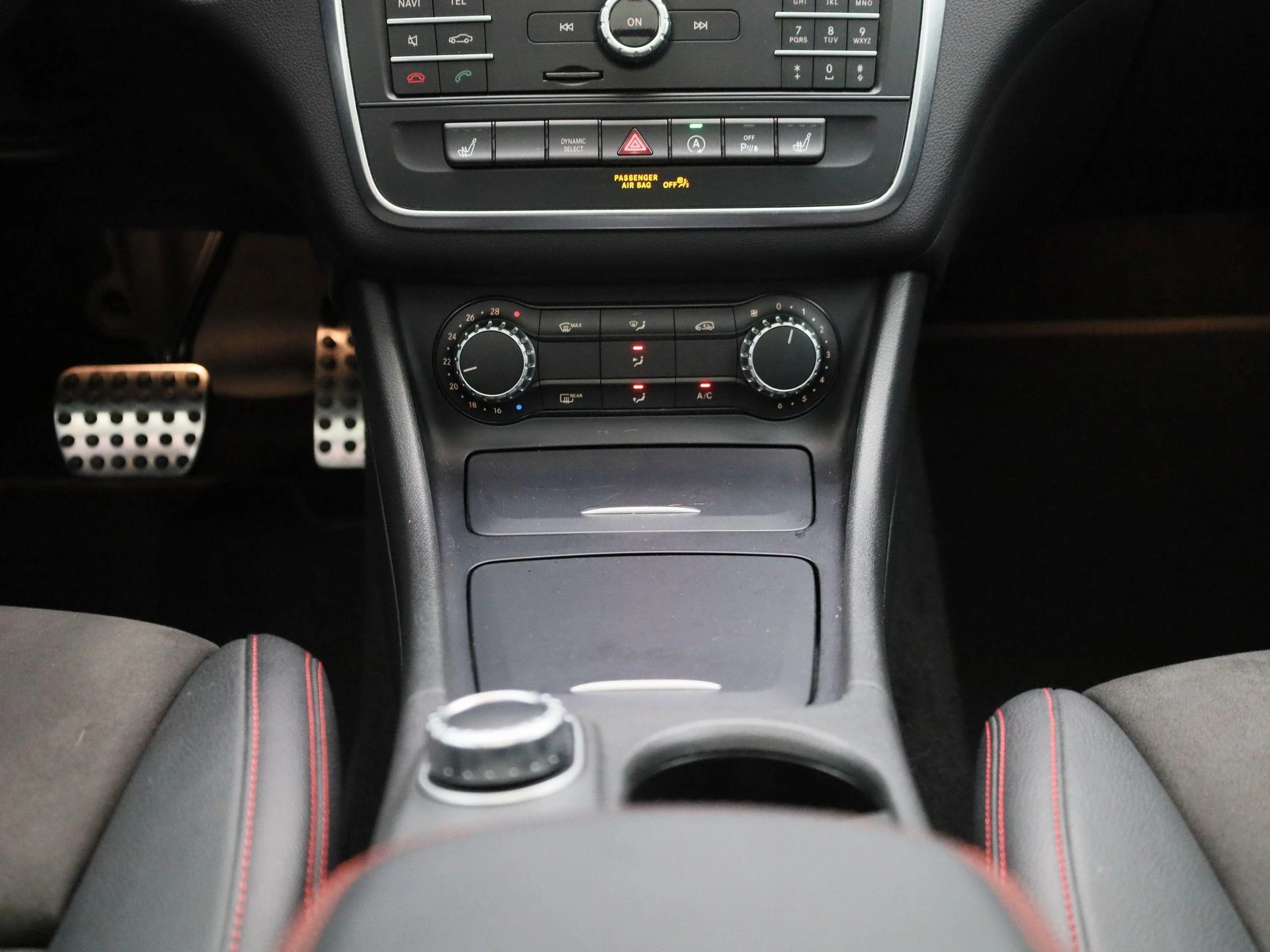 Mercedes-Benz-GLA-image-9