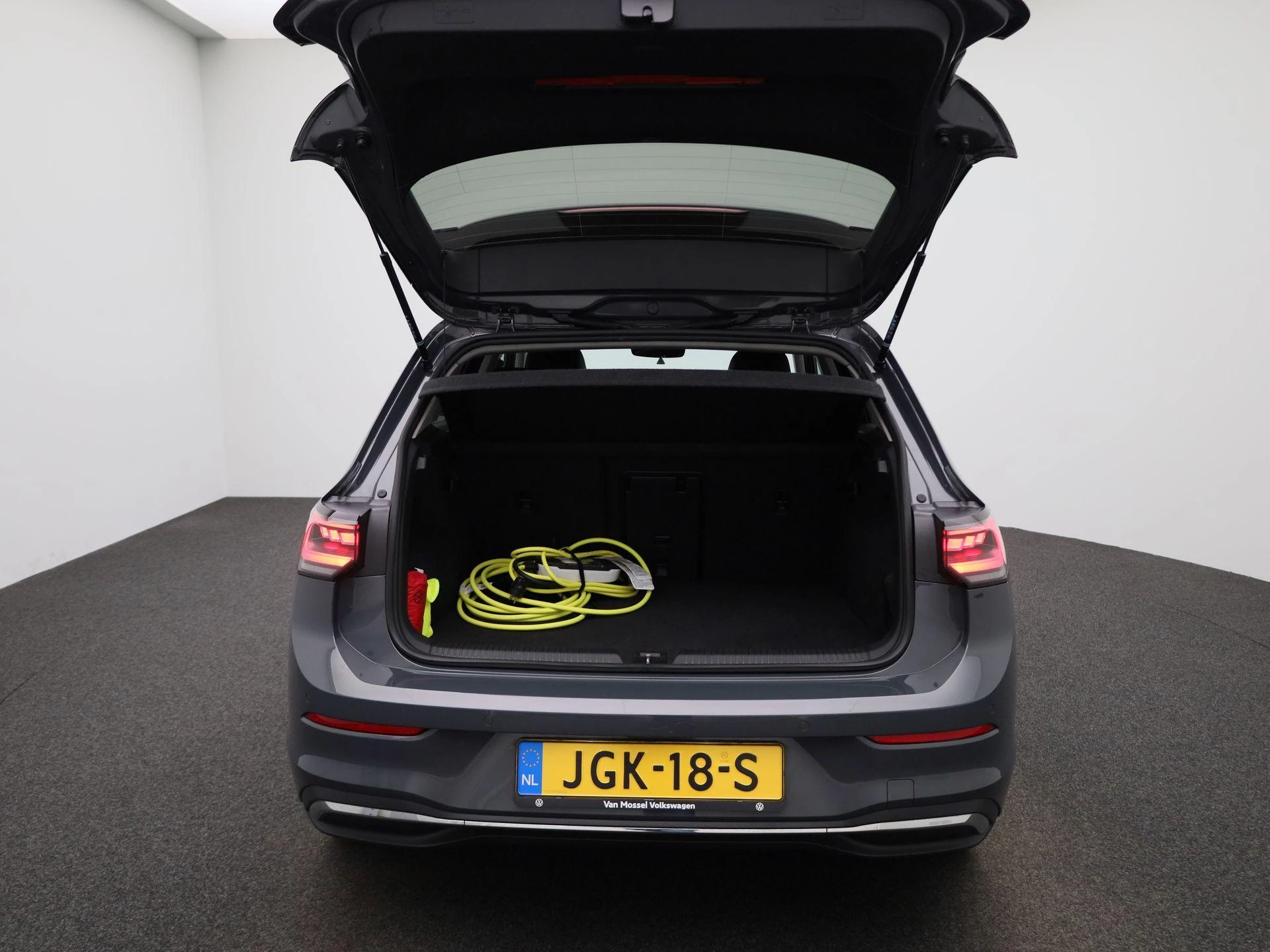 Volkswagen-Golf-image-10