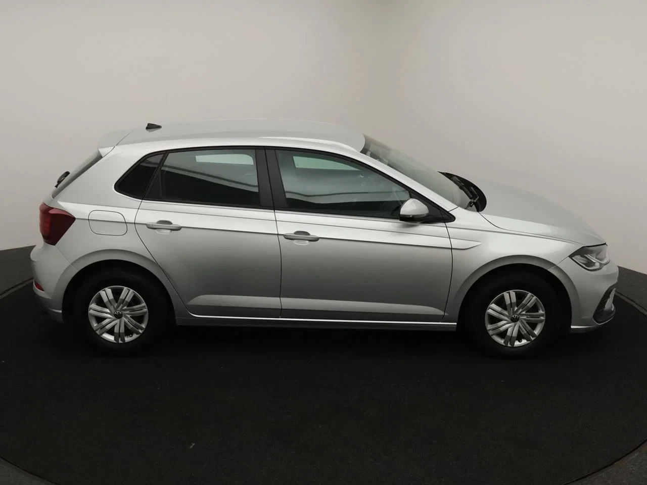 Volkswagen-Polo-image-3