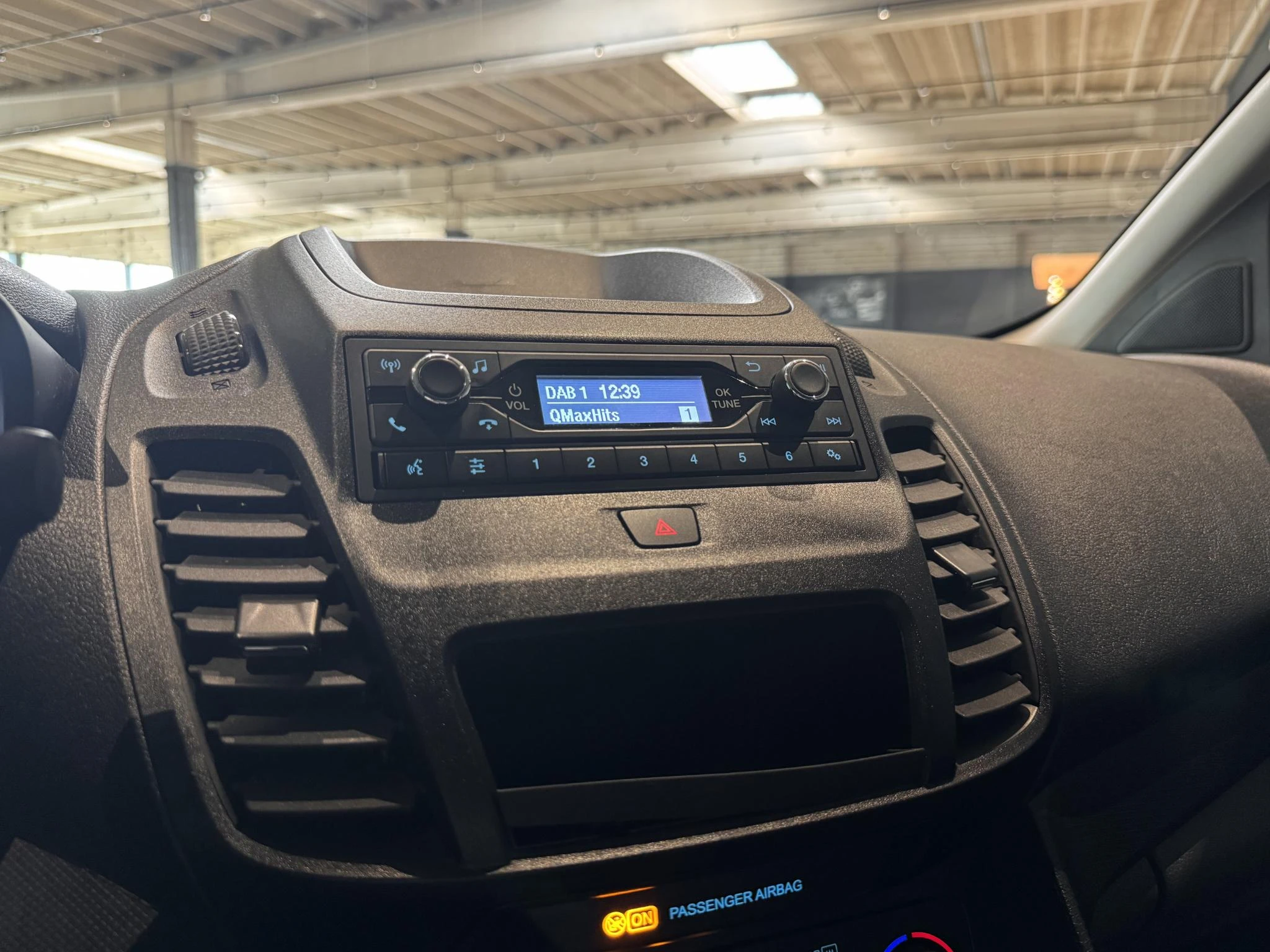 Ford-Transit Connect-image-14