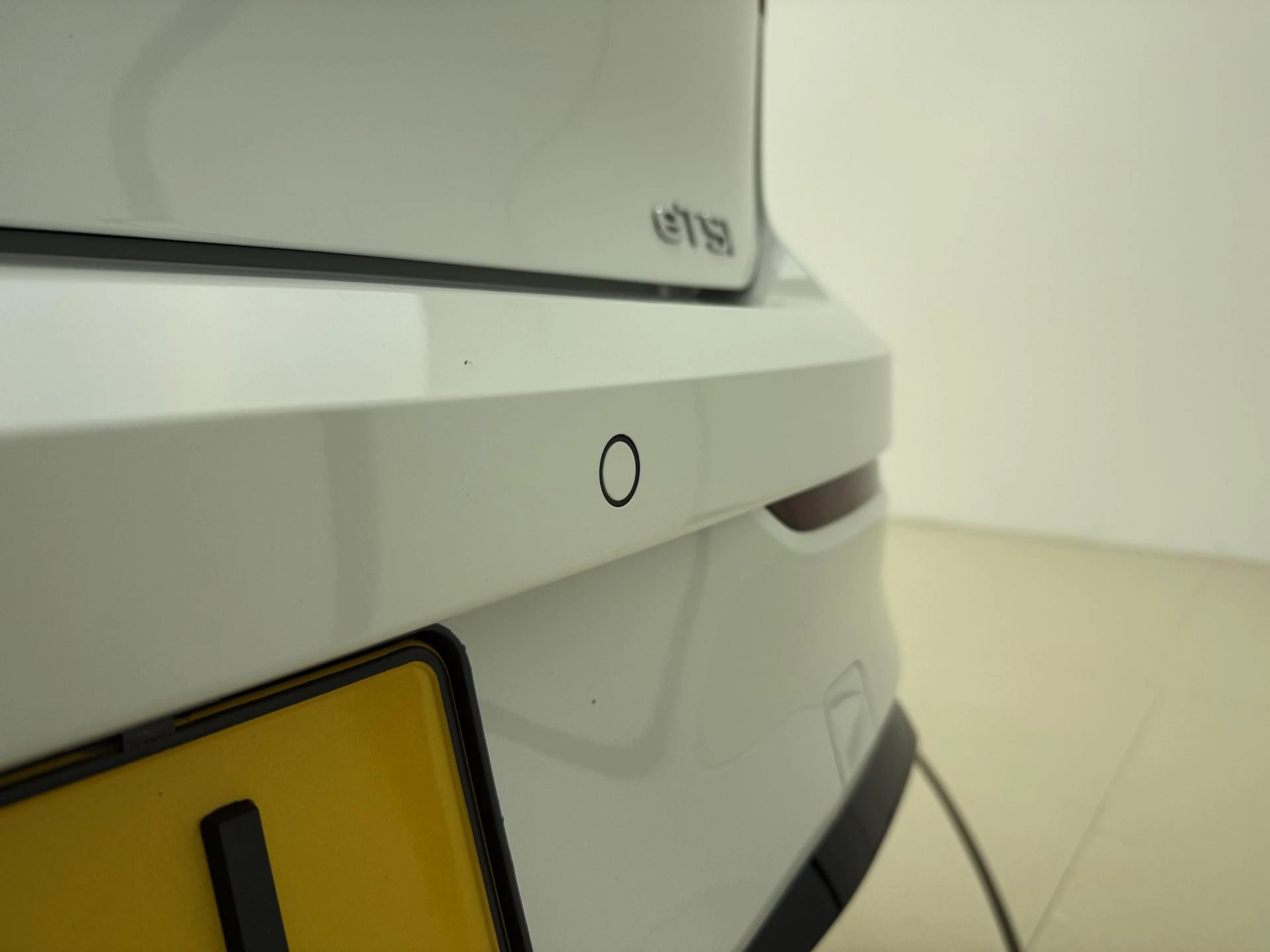 Volkswagen-Golf-image-3