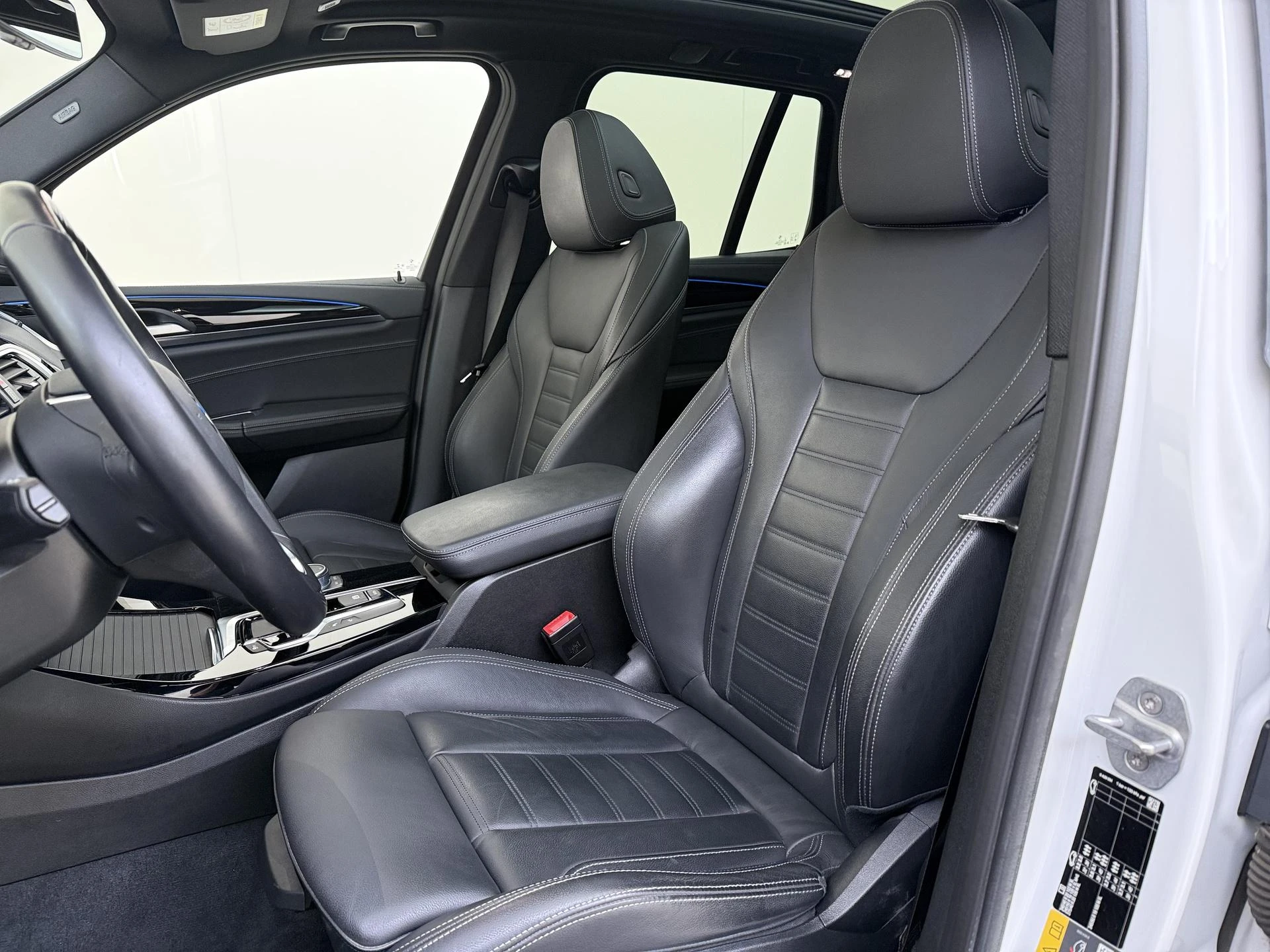 BMW-iX3-image-14