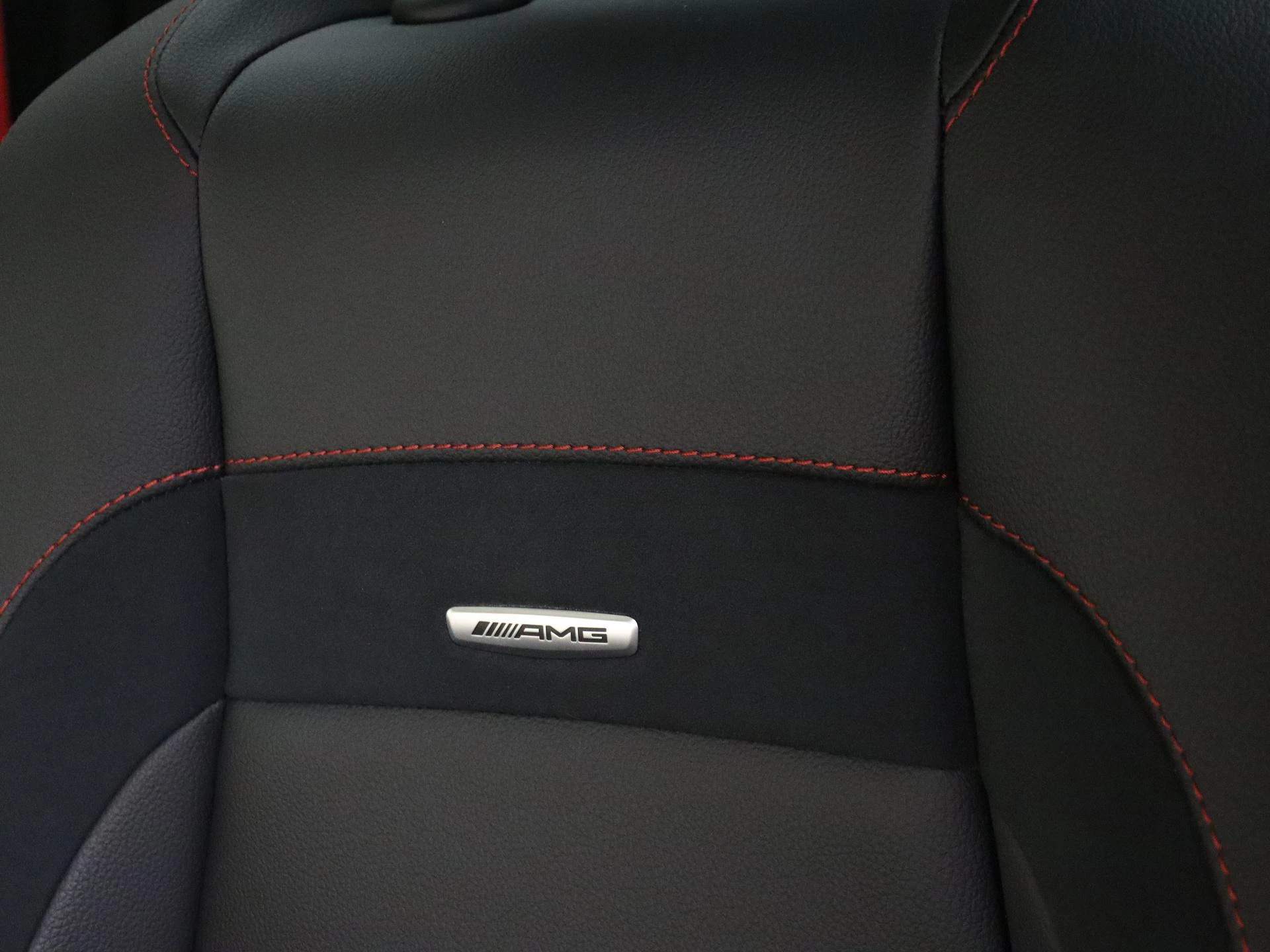 Mercedes-Benz-GLE-image-18