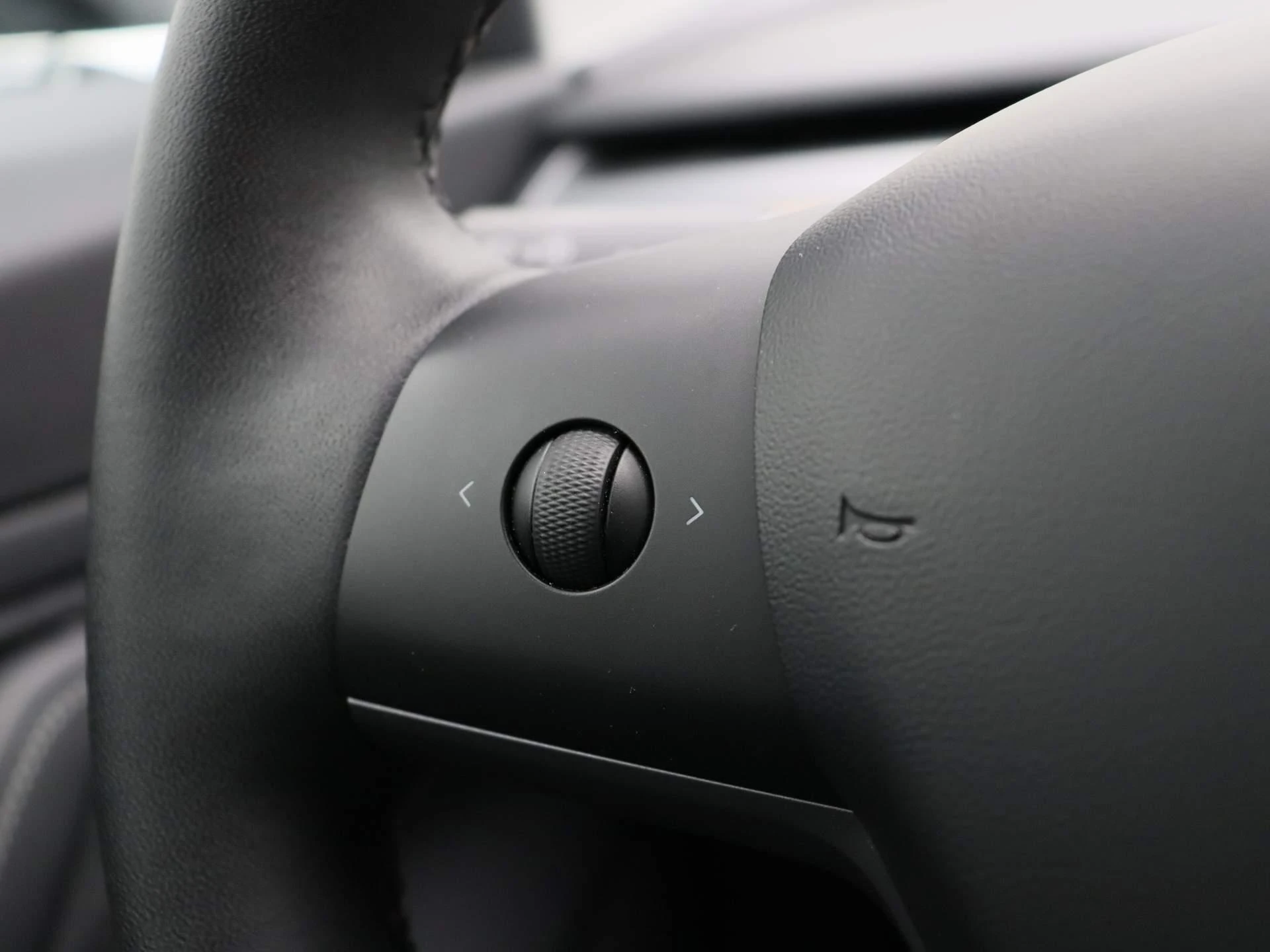 Tesla-Model 3-image-18