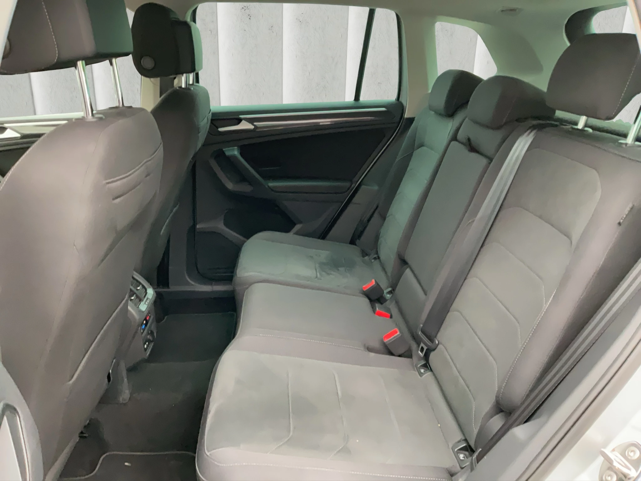 Volkswagen-Tiguan-image-8