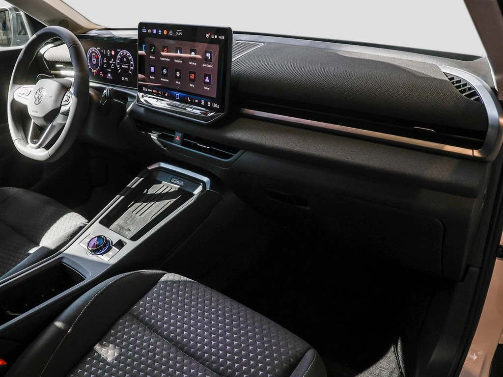Volkswagen-T-Roc-image-7
