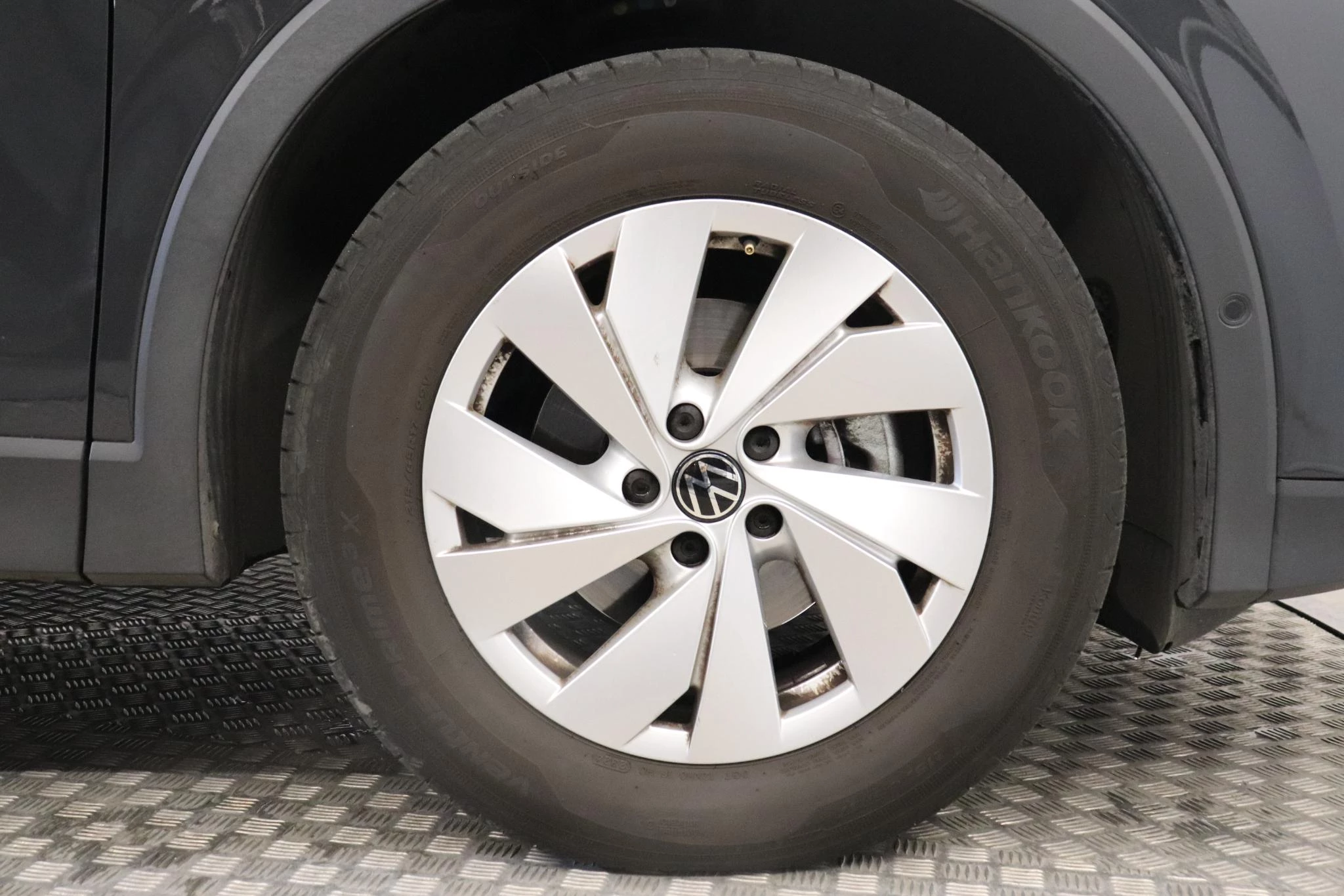 Volkswagen-Tiguan-image-11