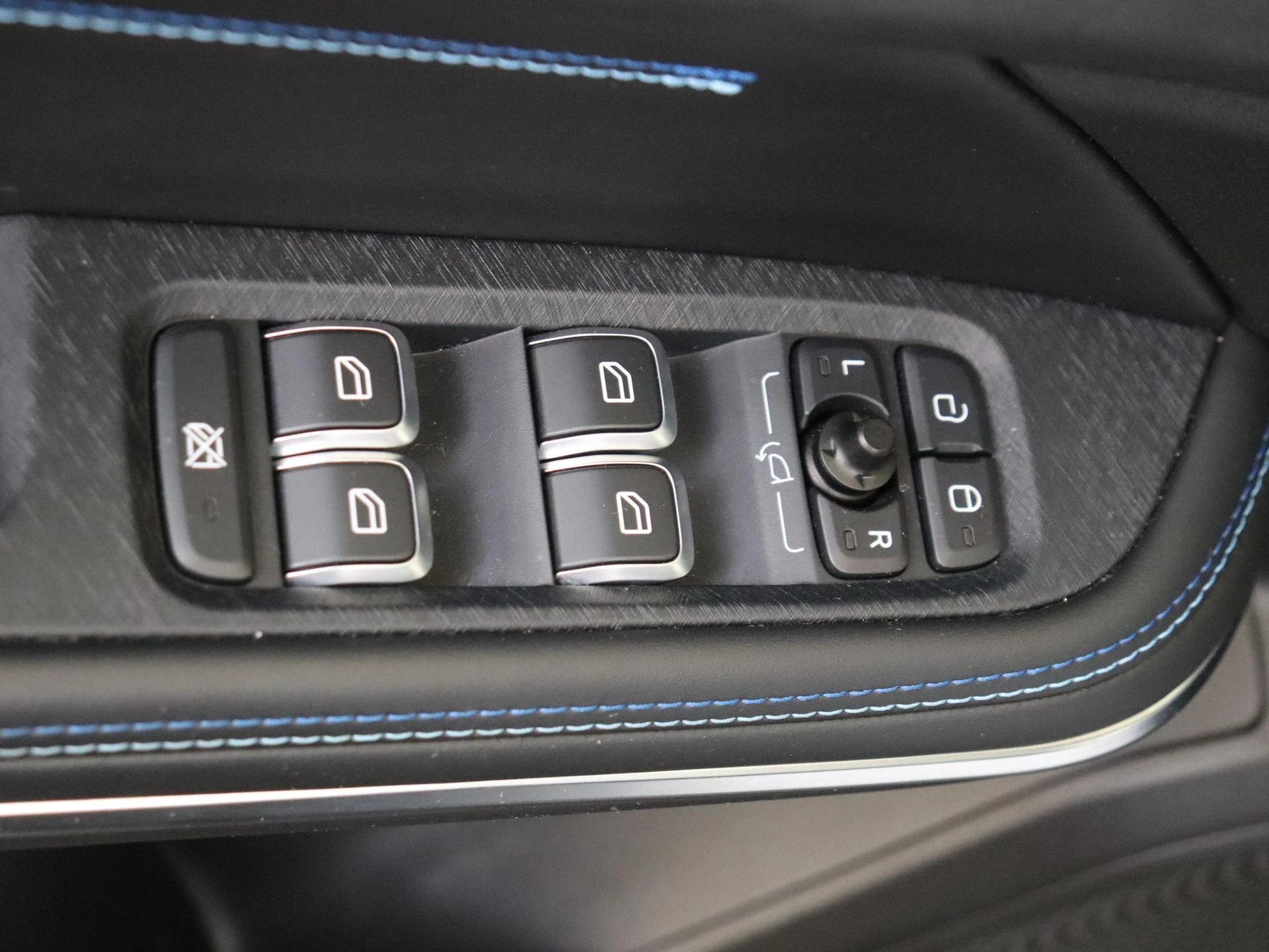 Lynk & Co-01-image-25